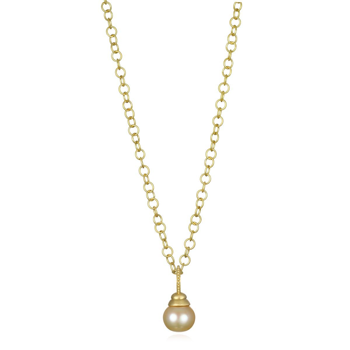 L'elegante catena a maglie tonde in oro 18 carati di Faye Kim è classica e senza tempo, ma allo stesso tempo moderna... ideale da indossare da sola, con un ciondolo o un charme, o da abbinare ad altre collane e catene.

Catena da 16