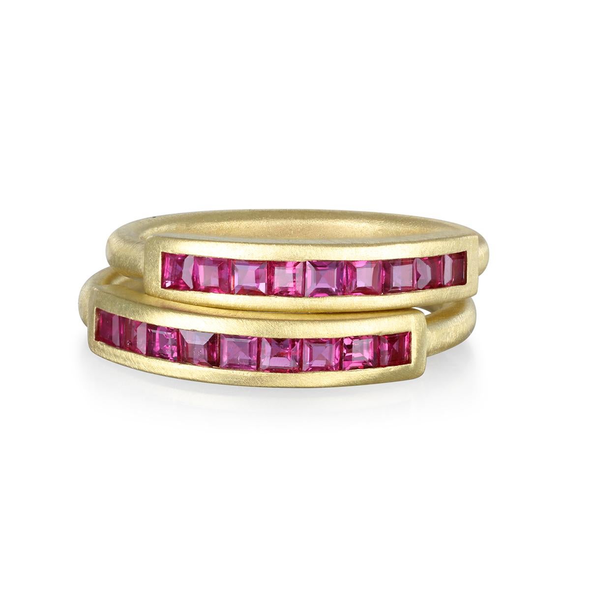 A Kim Bague en or 18 carats ornée d'un rubis naturel en serti clos Neuf - En vente à Darien, CT