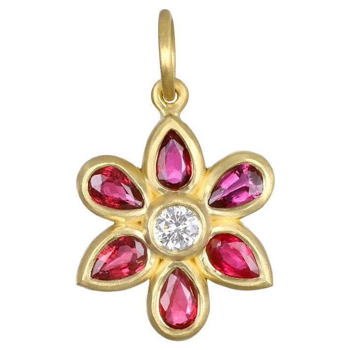 Ciondolo/bracciale con fiore di rubino in oro 18 carati di Faye Kim in vendita