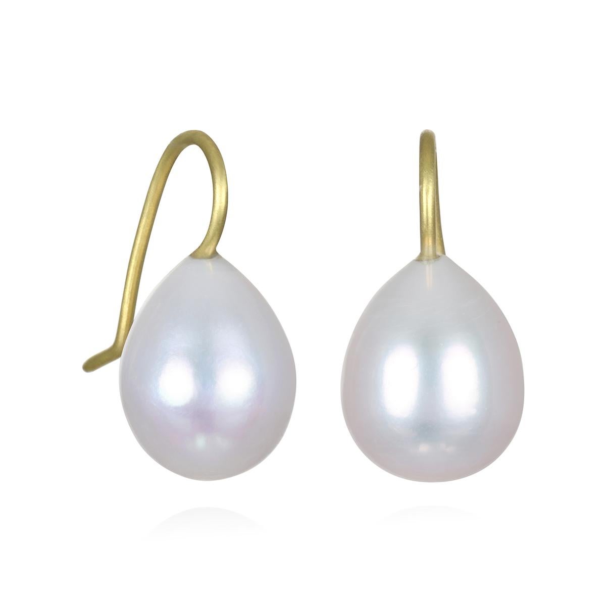 Uncut Faye Kim 18 Karat Gold White Freshwater Pearl Drops - 13.5mm For Sale