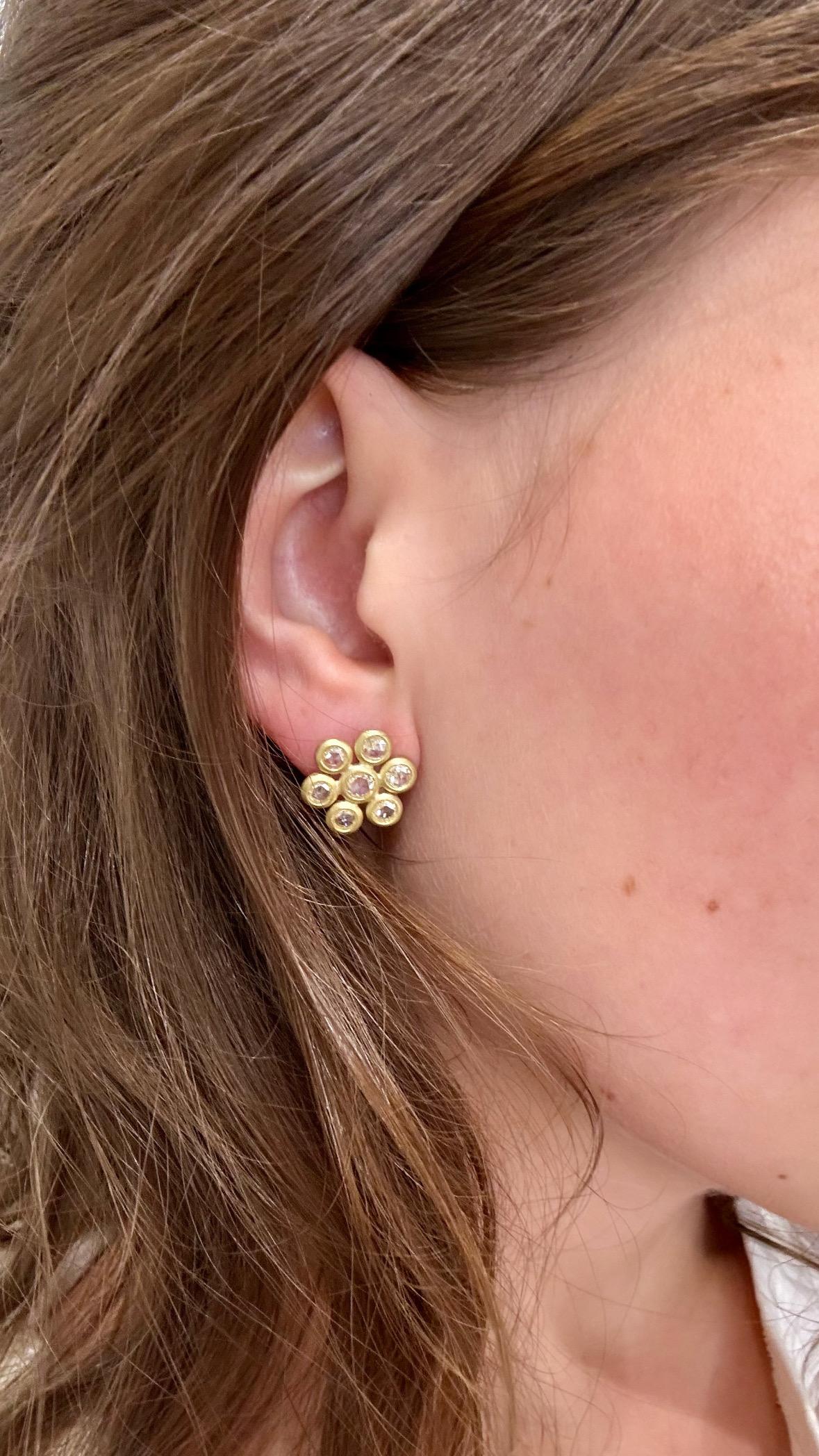Contemporary Faye Kim 18 Karat Gold White Rose Cut Diamond Daisy Earrings For Sale