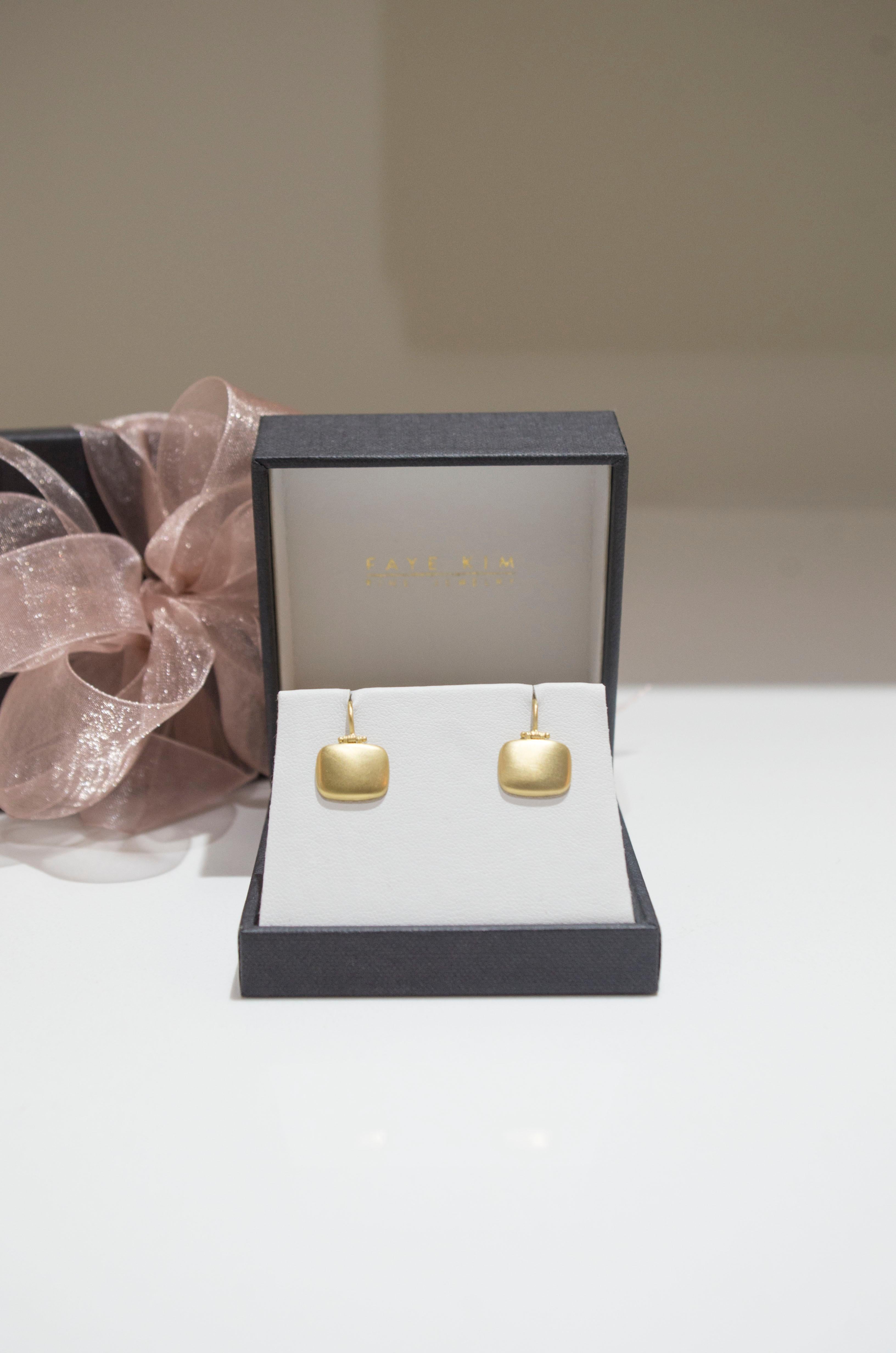 It's all in the details. Faye Kim's signature 18K green gold earrings are finished with  hinged ear wires to allow for movement. Certain to turn heads with its clean, sleek, and modern design! Matte-finished and perfect for everyday
Earring length