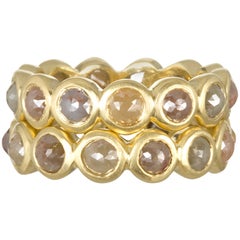 Eternity-Stack-Ringe aus 18 Karat Milchdiamant mit Lünette von Faye Kim, separat verkauft