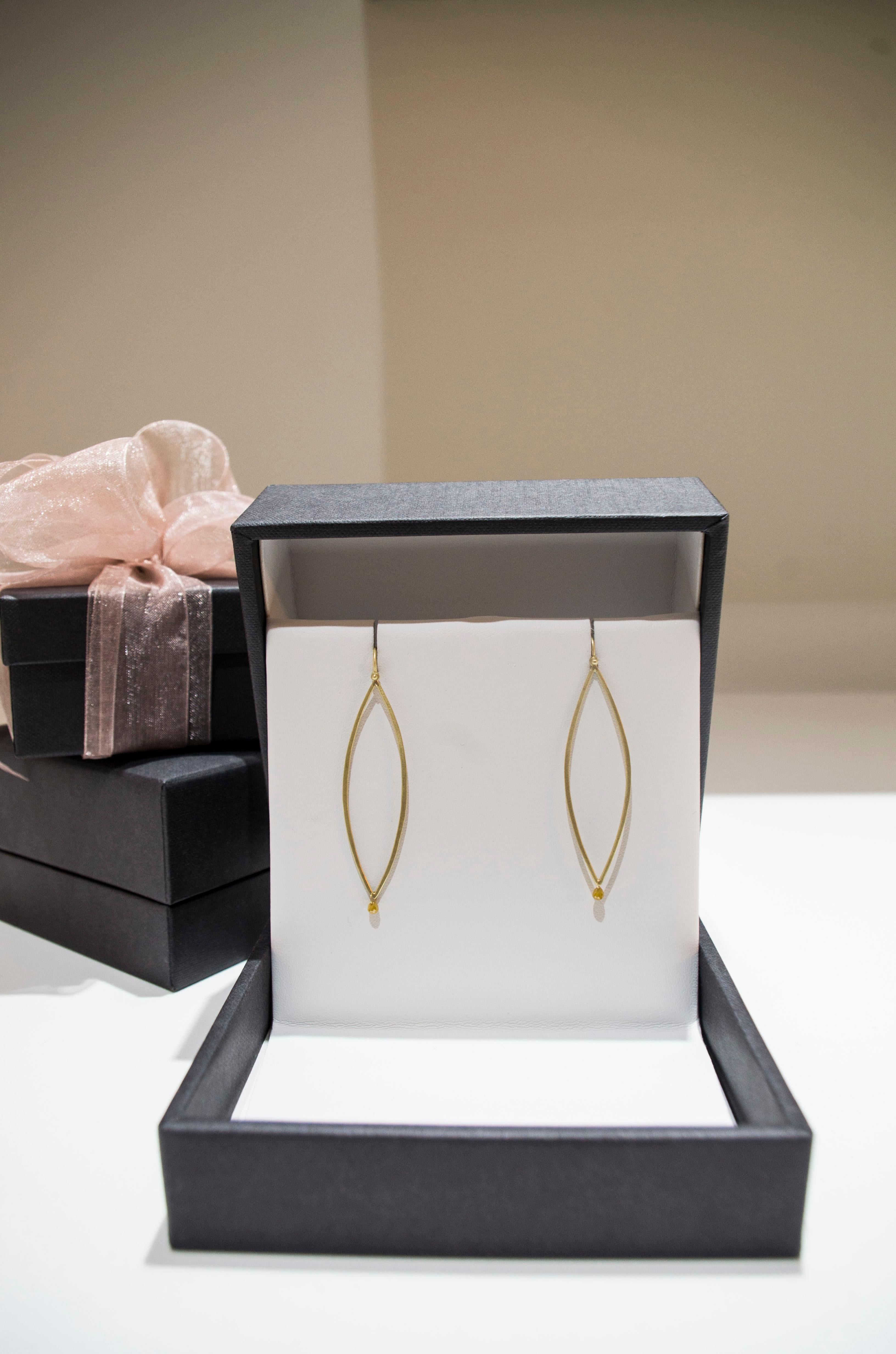 Contemporary Faye Kim 18 Karat Gold Open Marquise Earrings with Raw Diamond Drop