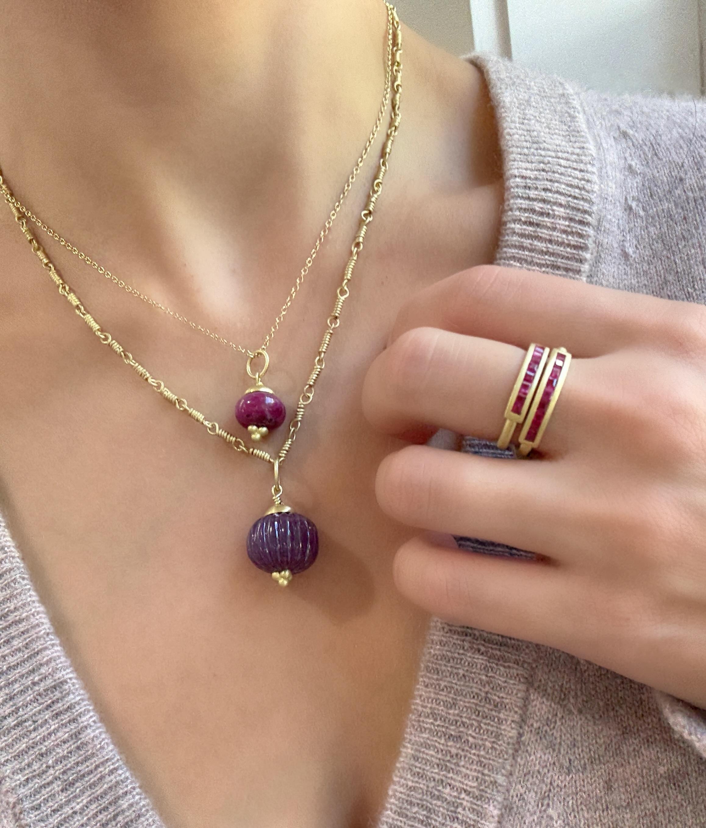 Faye Kim 18 Karat Ruby Rondell Pendant In New Condition For Sale In Darien, CT