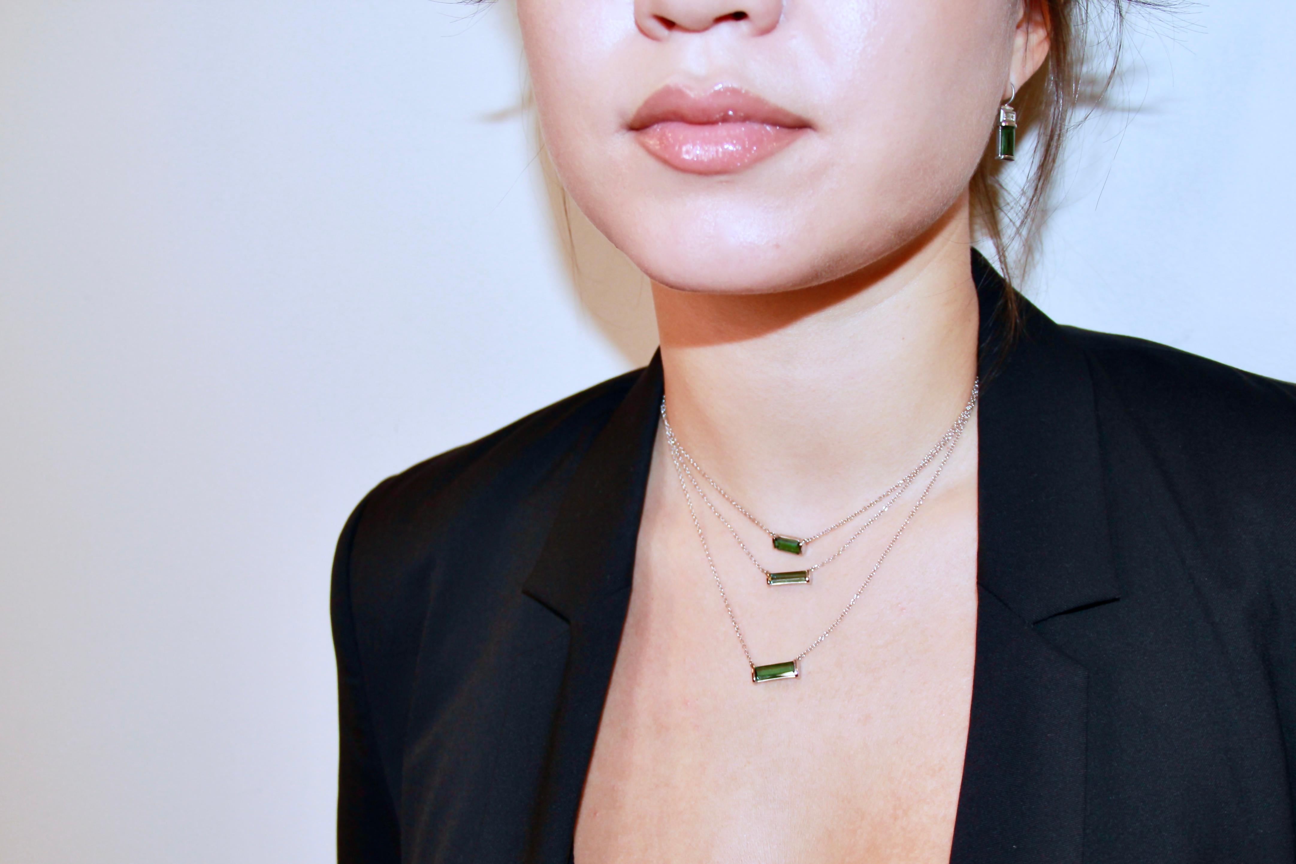 Faye Kim 18 Karat White Gold Bar Set Green Tourmaline Necklace In New Condition For Sale In Westport, CT