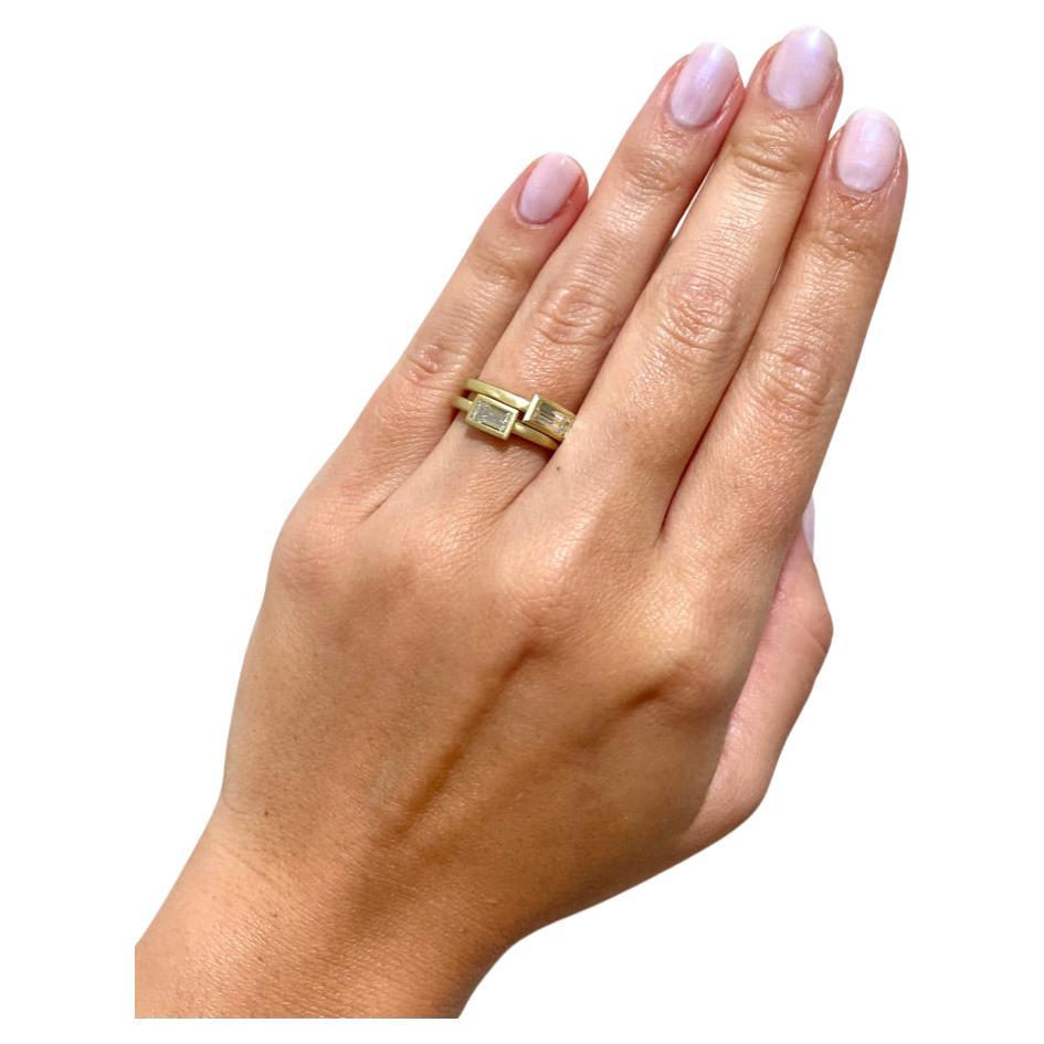 Baguette Cut Faye Kim 18 Karat White Gold Green Tourmaline Baguette Ring For Sale