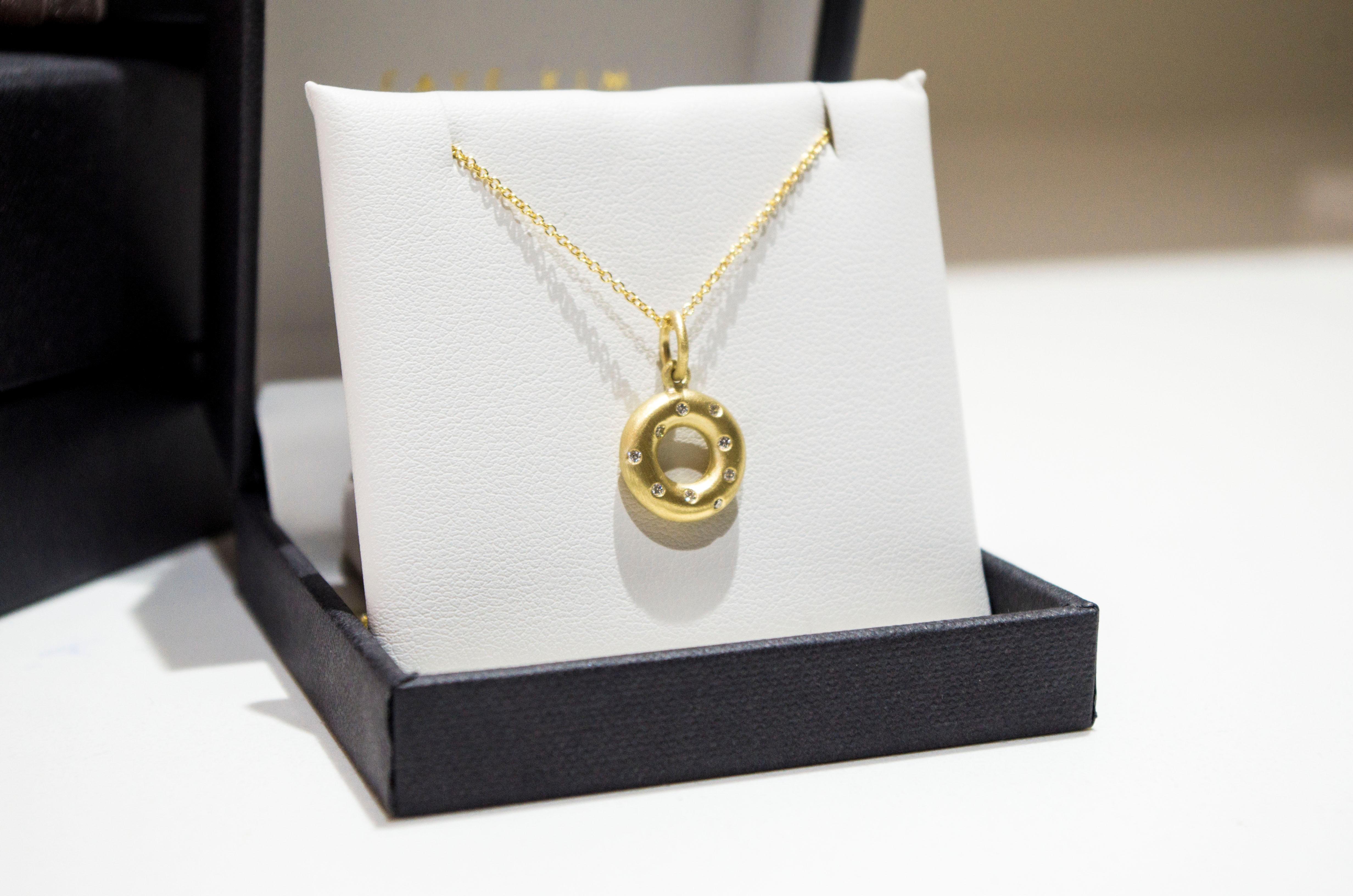 Contemporary Faye Kim 18 Karat Gold and Diamond Lifesaver Necklace For Sale