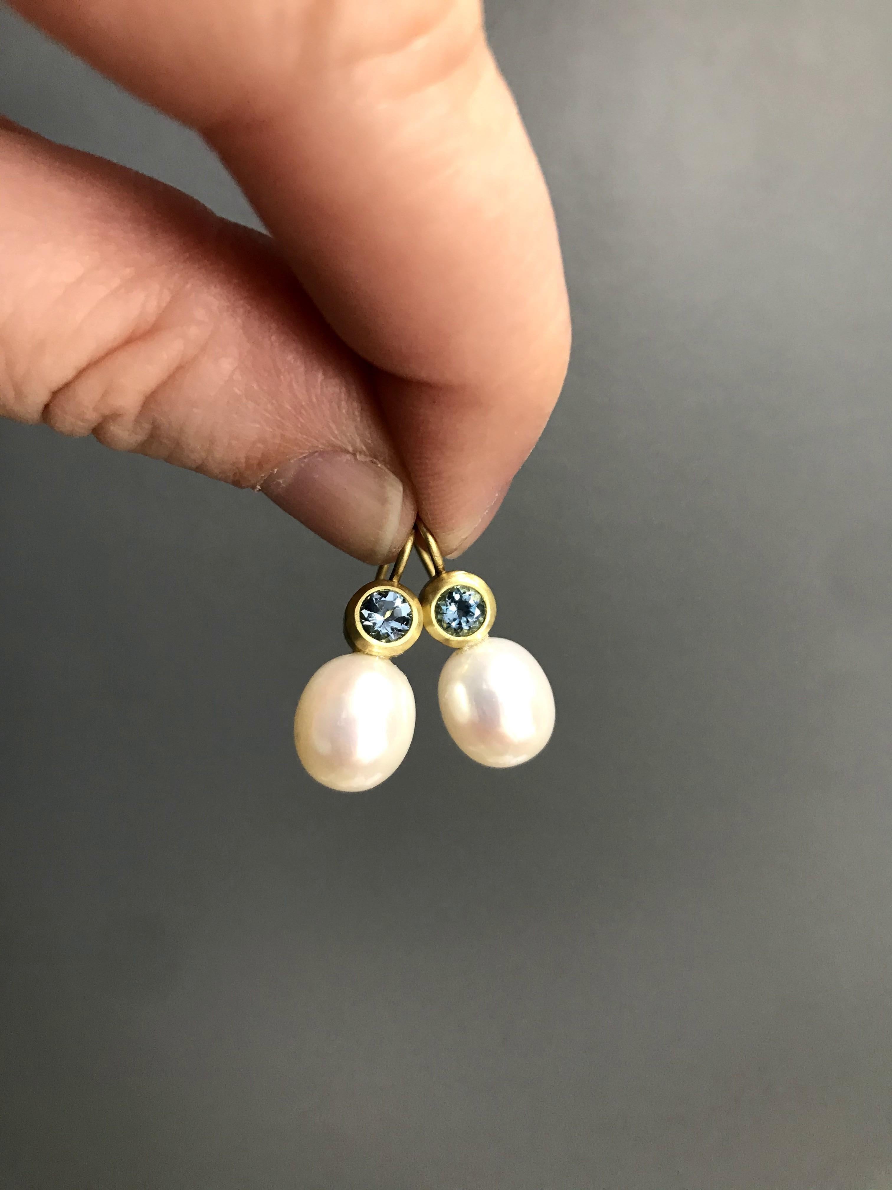 Faye Kim 18k Gold Aquamarine and Pearl Earrings In New Condition In Westport, CT