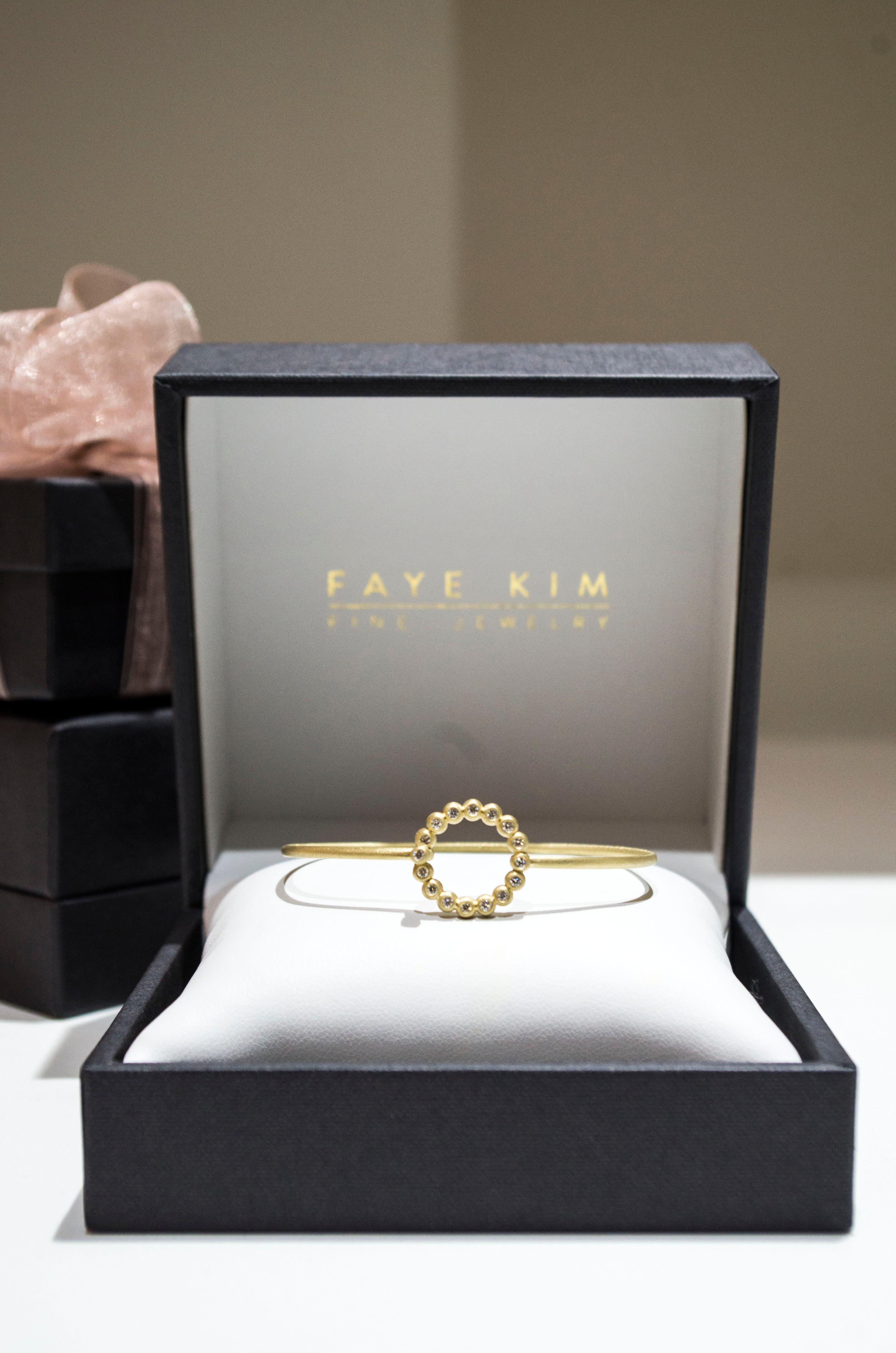 Contemporary Faye Kim 18 Karat Gold Bangle with Round Diamond Closure For Sale