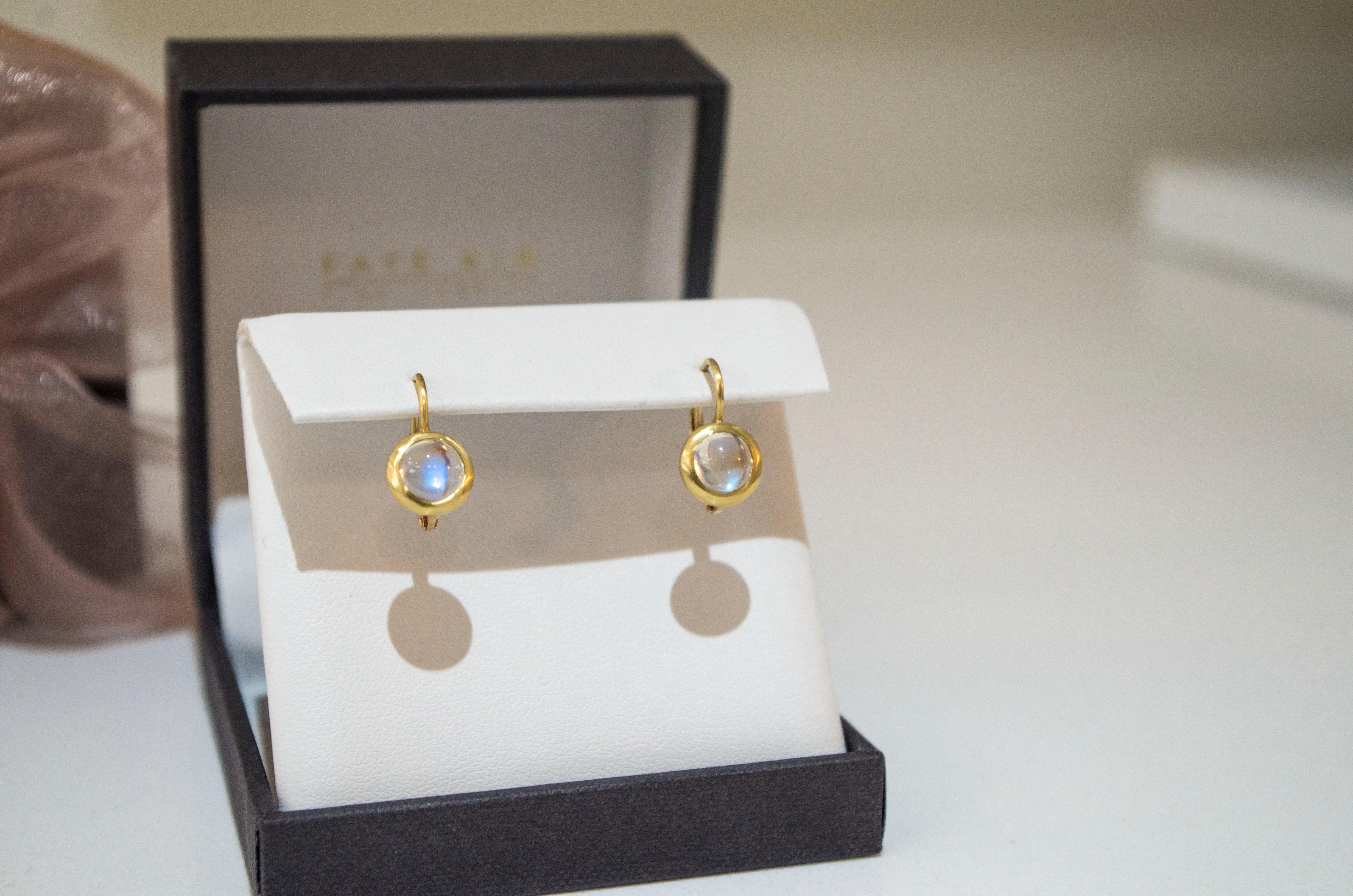 Faye Kim 18 Karat Gold Blue Moonstone Leverback Earrings In New Condition For Sale In Westport, CT