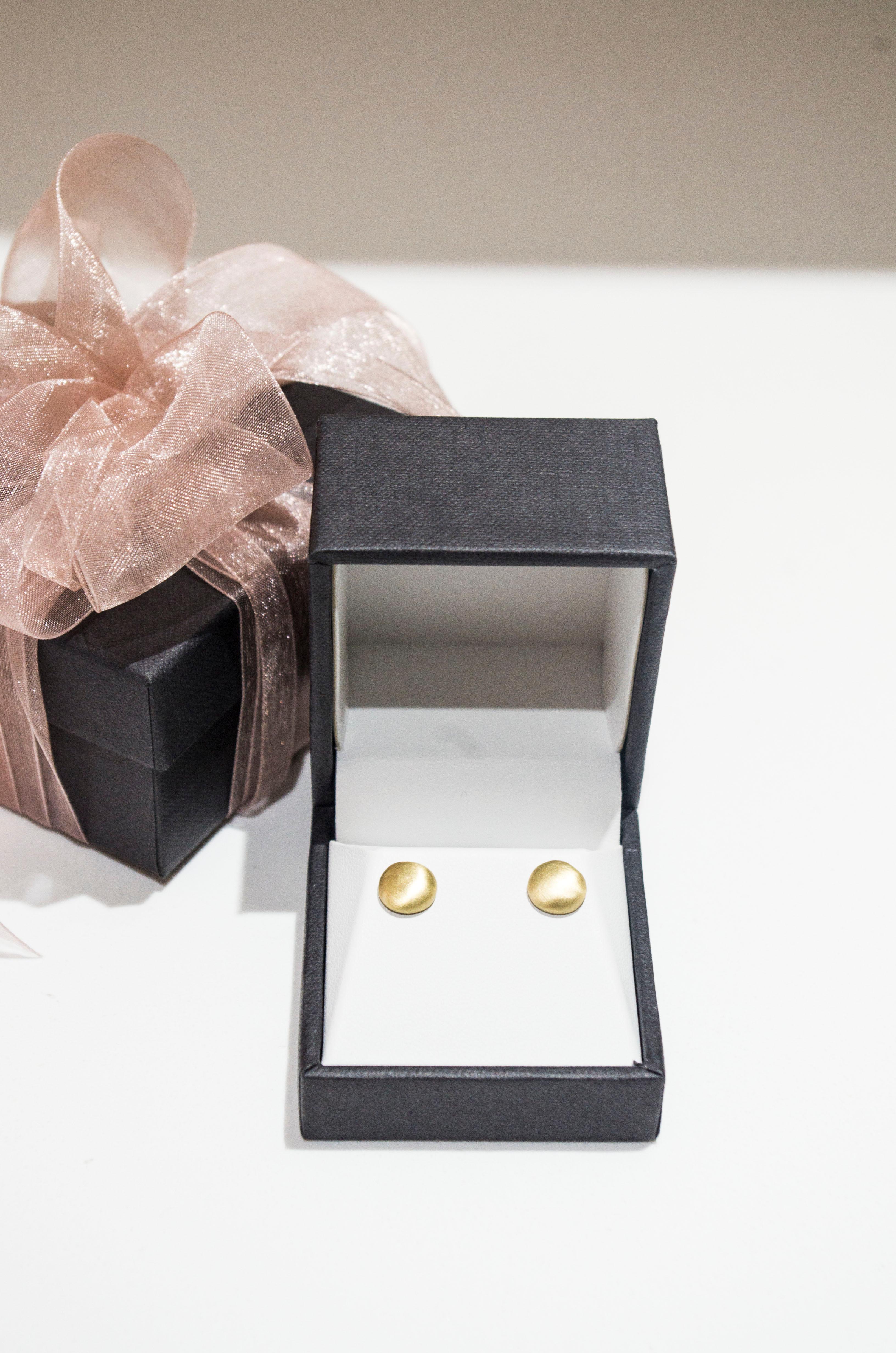 Contemporary Faye Kim 18 Karat Gold Large Button Studs For Sale