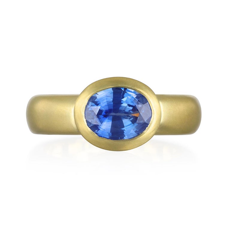 Faye Kim 18 Karat Gold Ceylon Blue Sapphire Bezel Ring at 1stDibs