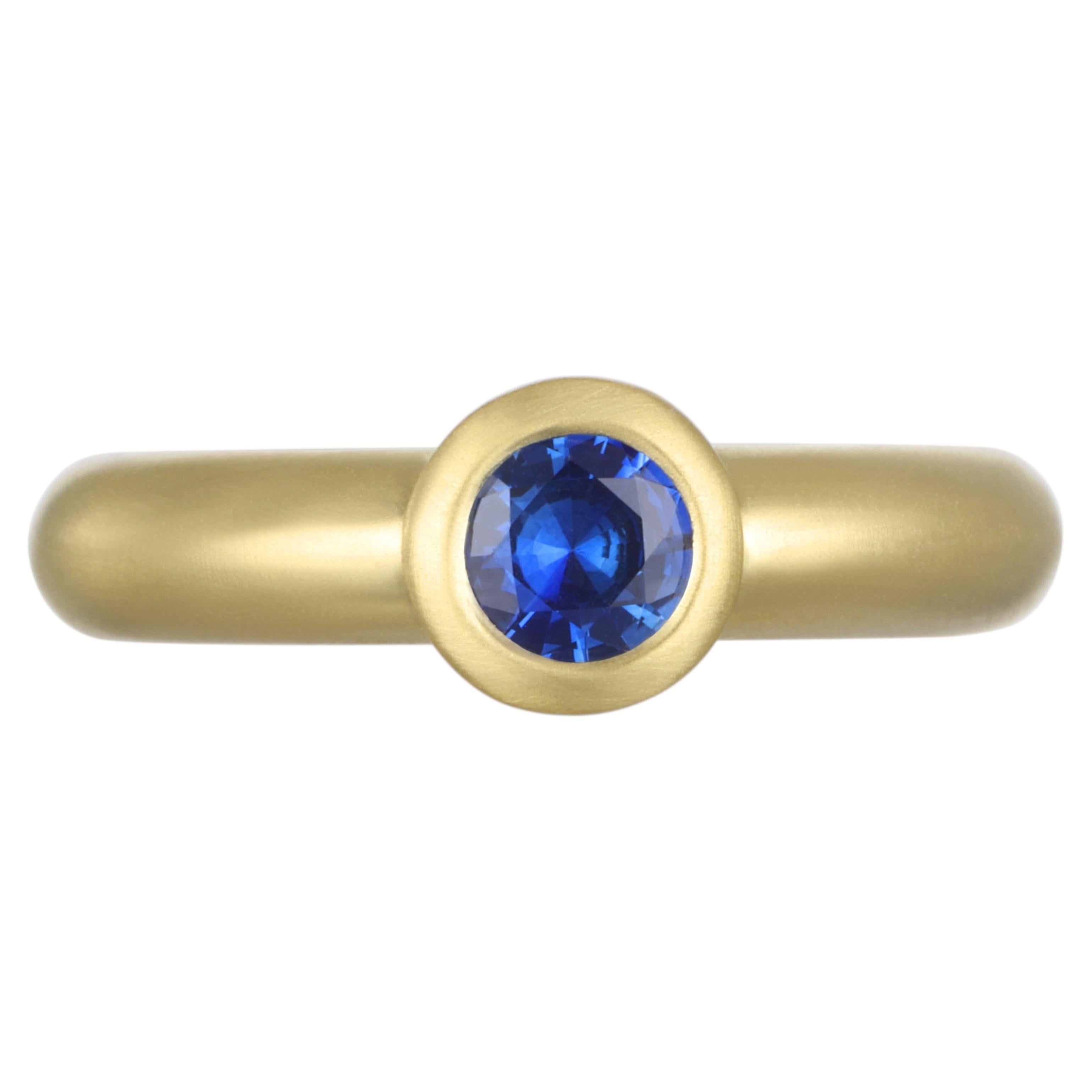Faye Kim 18K Gold Ceylon Sapphire Bezel Ring, .62 Carats, USA For Sale