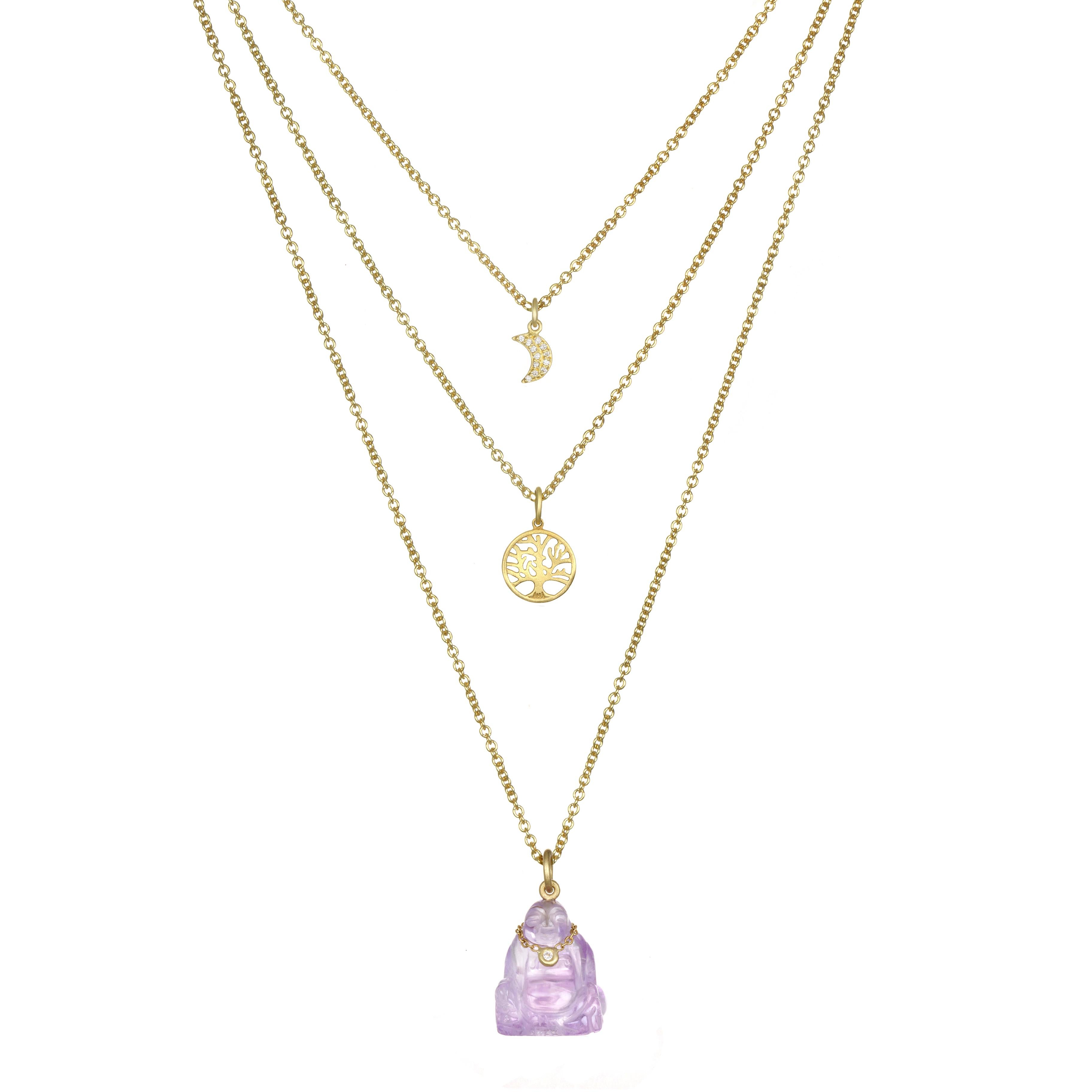 Taglio rotondo Faye Kim, oro 18 carati, diamanti e corniola, Charm Buddha in vendita
