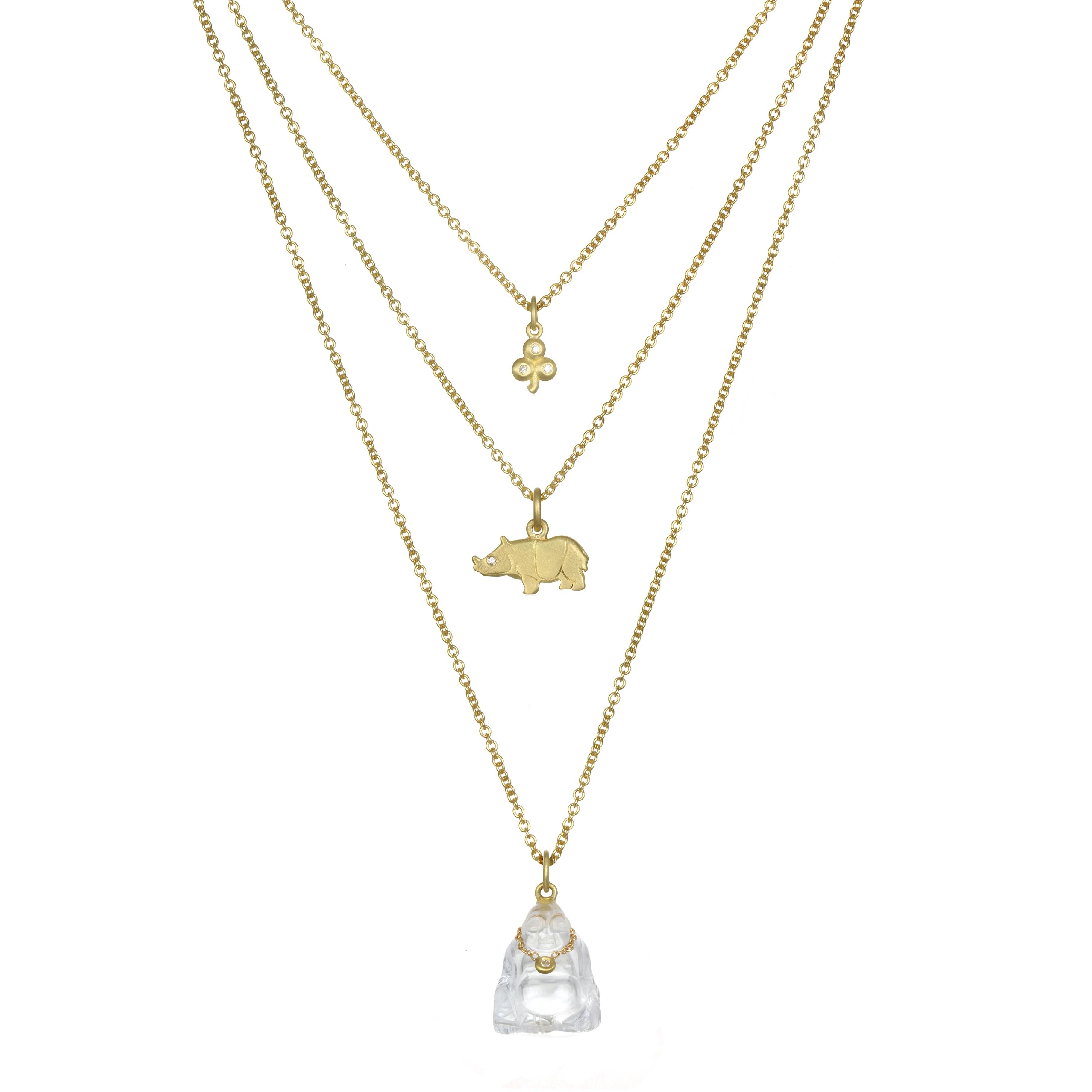 Non taillé Faye Kim breloque Bouddha en or 18 carats, diamant et cristal en vente
