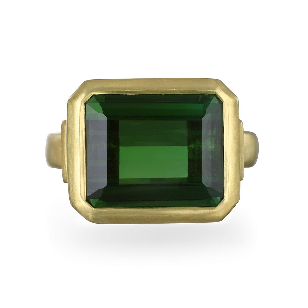 Contemporary Faye Kim 18 Karat Gold Green Tourmaline Ring with Diamond Baguettes