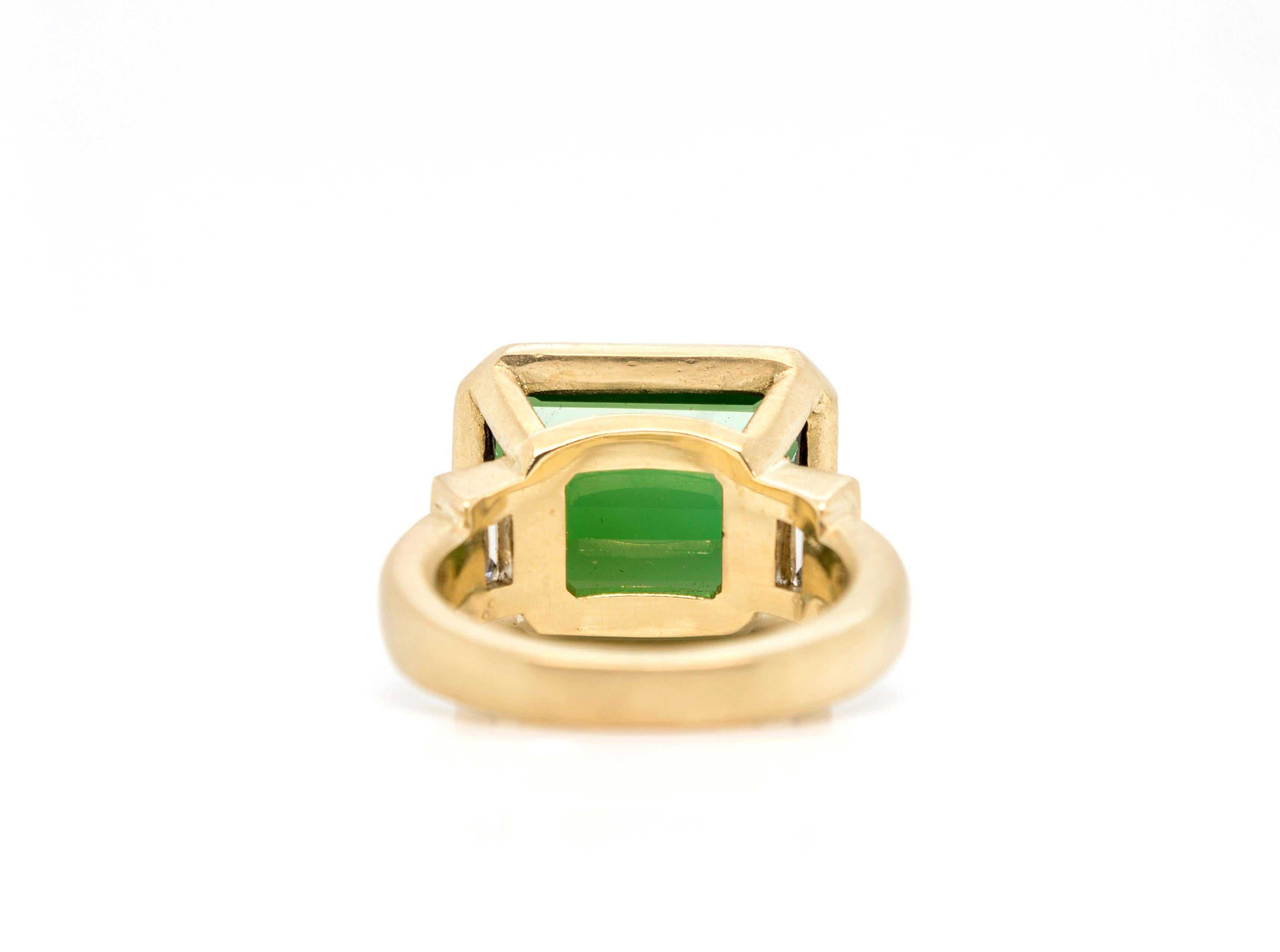 Faye Kim 18 Karat Gold Green Tourmaline Ring with Diamond Baguettes In New Condition In Westport, CT