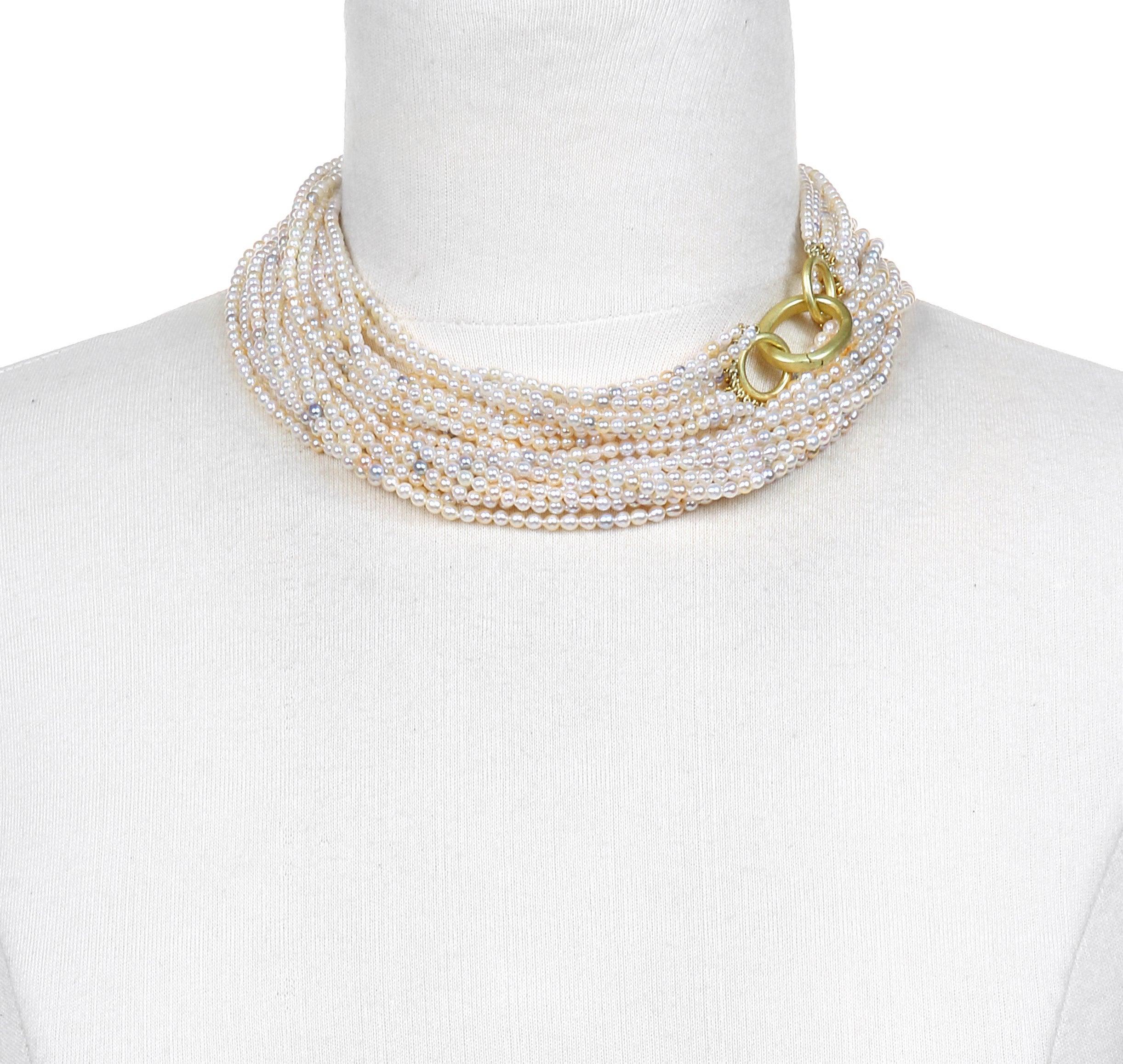 Mehrreihige Akoya-Keshi-Perlenkette von Kim, 18 Karat Gold, 18 Karat im Zustand „Neu“ im Angebot in Westport, CT
