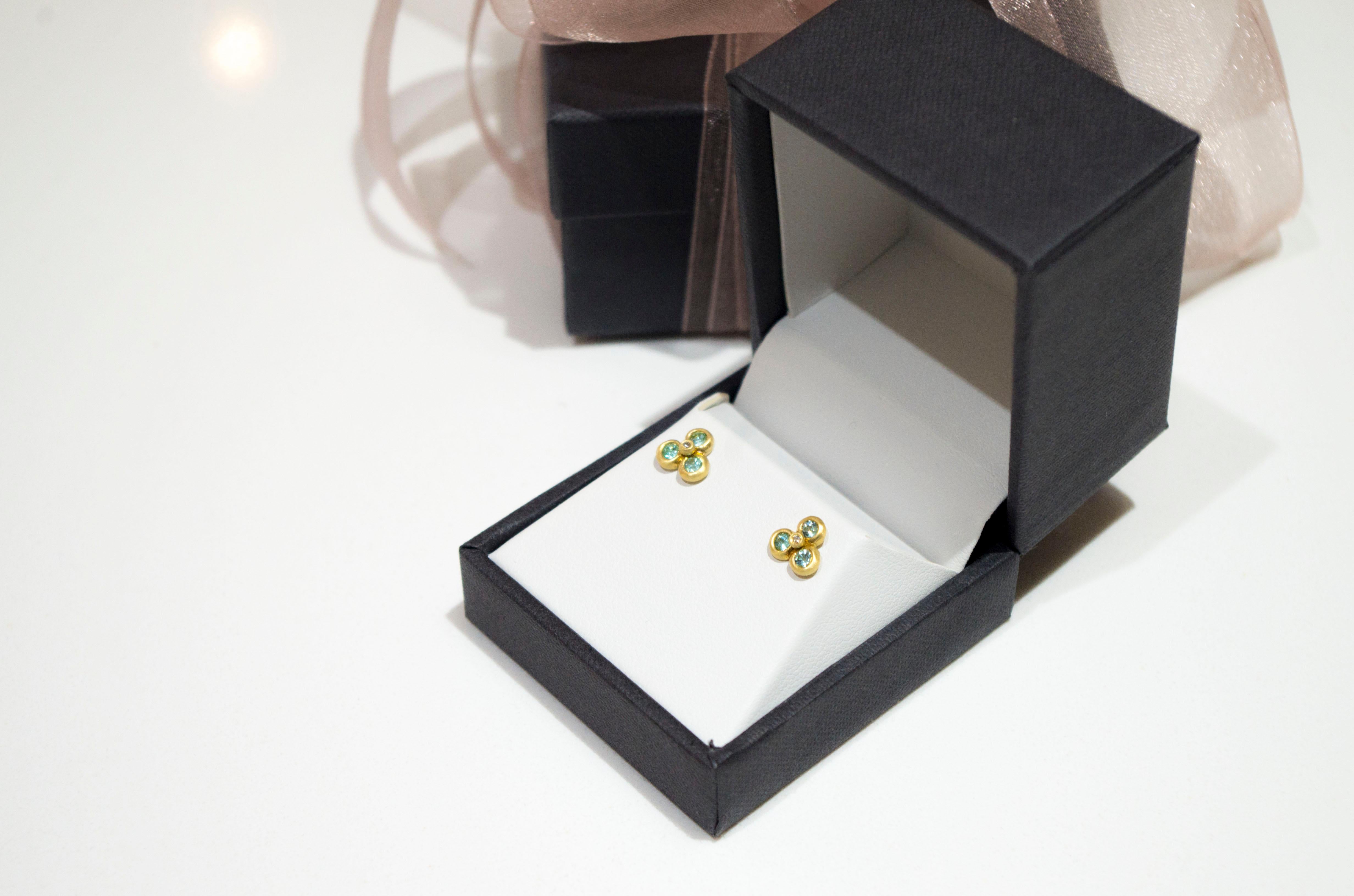 Contemporary Faye Kim 18 Karat Gold Paraiba Tourmaline Studs