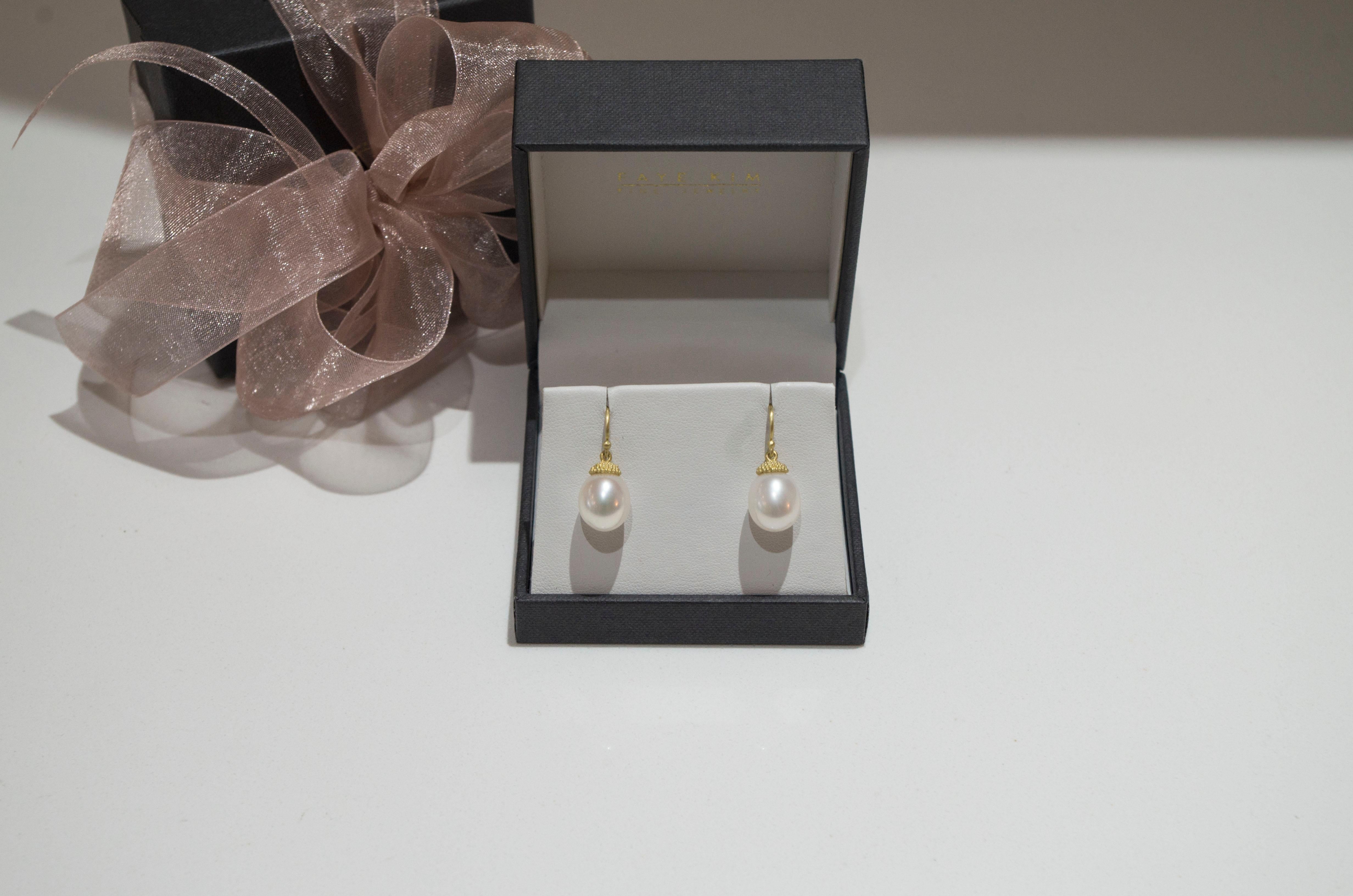 Contemporary Faye Kim 18 Karat Gold Pearl Drop Earrings with Granulation Cap
