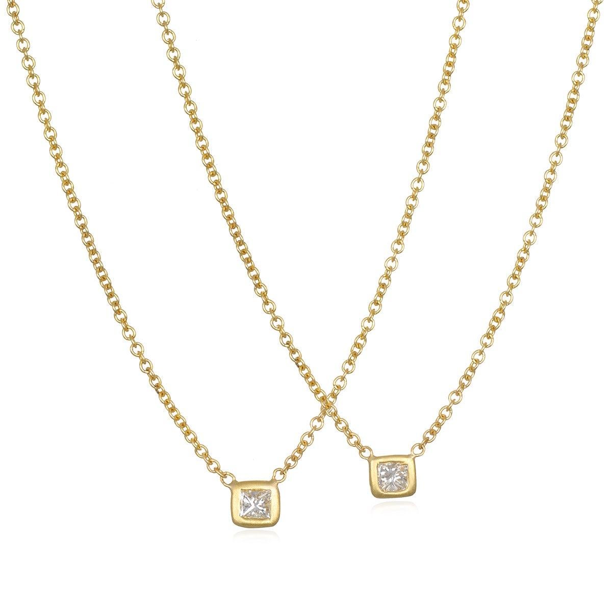 Contemporain Faye Kim Collier solitaire en or 18 carats avec diamants taille princesse en vente