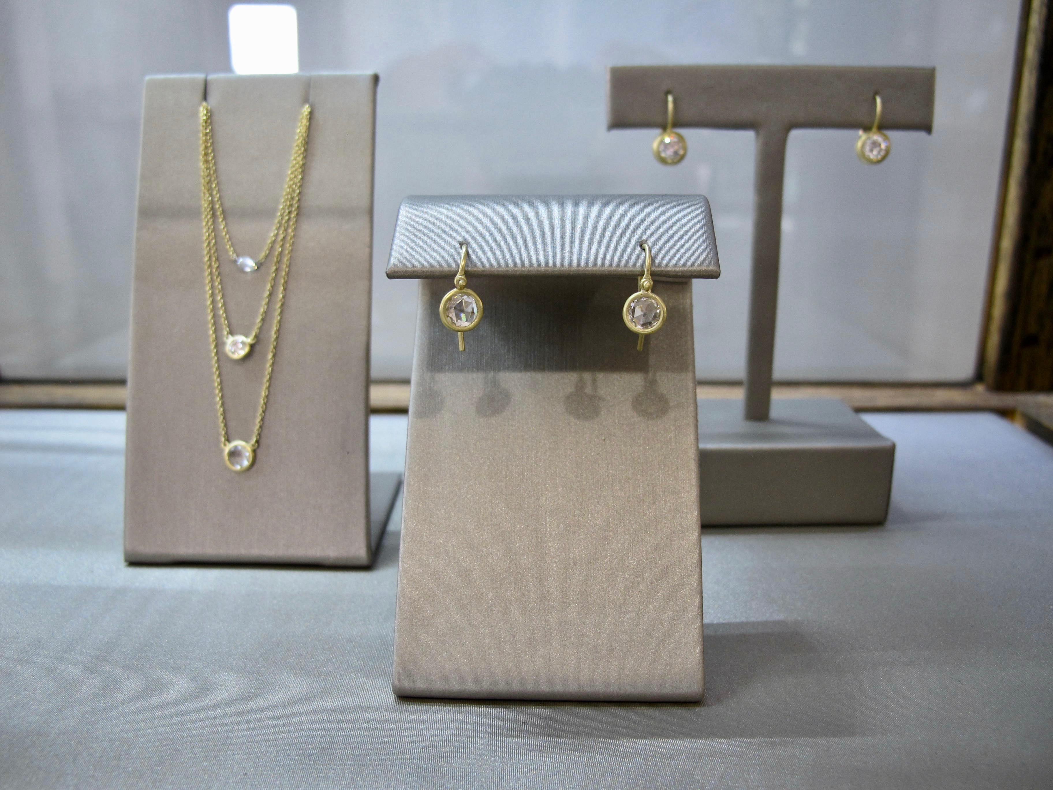 Halskette von Faye Kim aus 18 Karat Gold mit Diamanten im Rosenschliff im Angebot 1