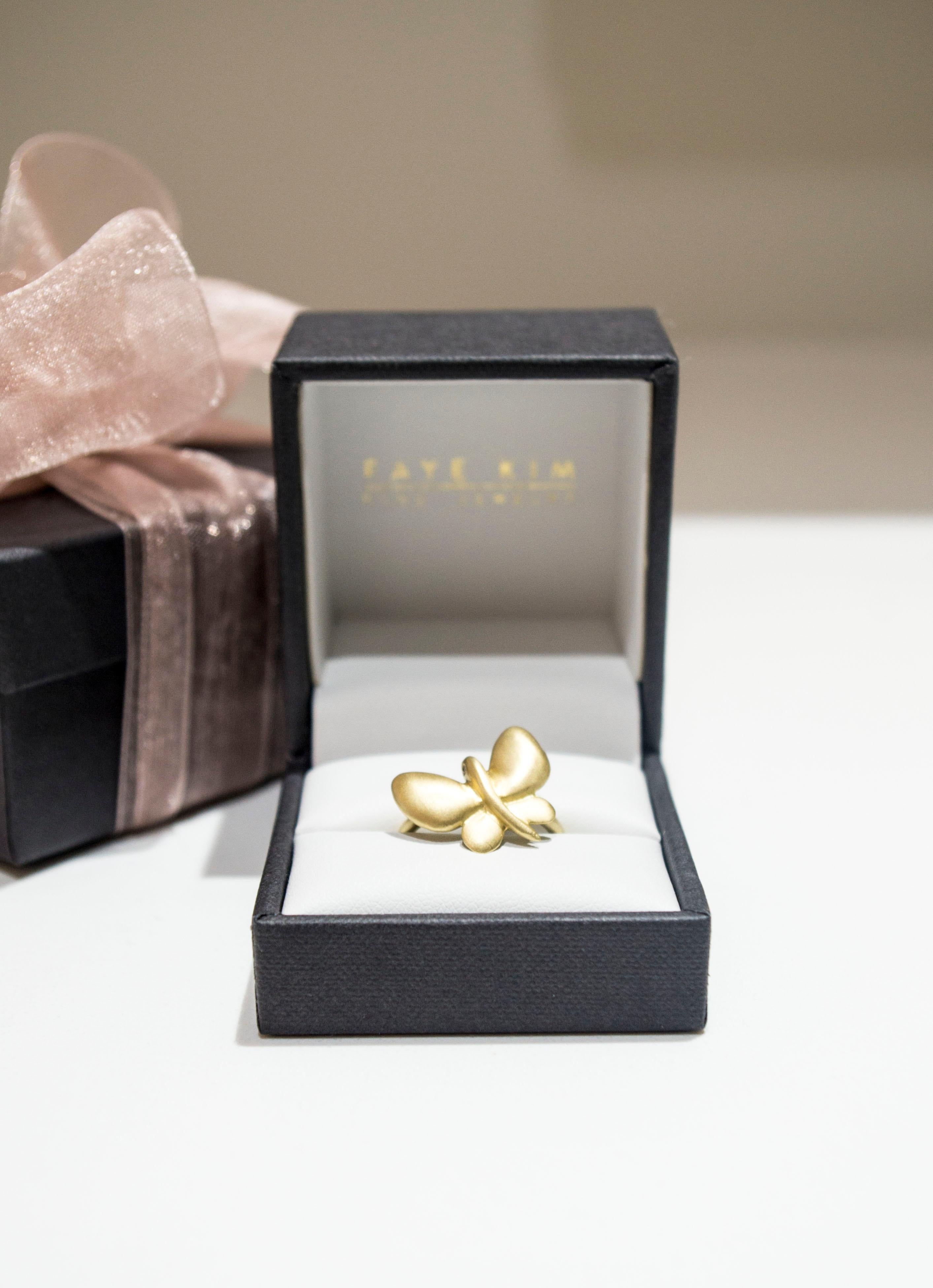 Faye Kim, anello a farfalla piccola in oro 18 carati con occhi di diamante in vendita 2