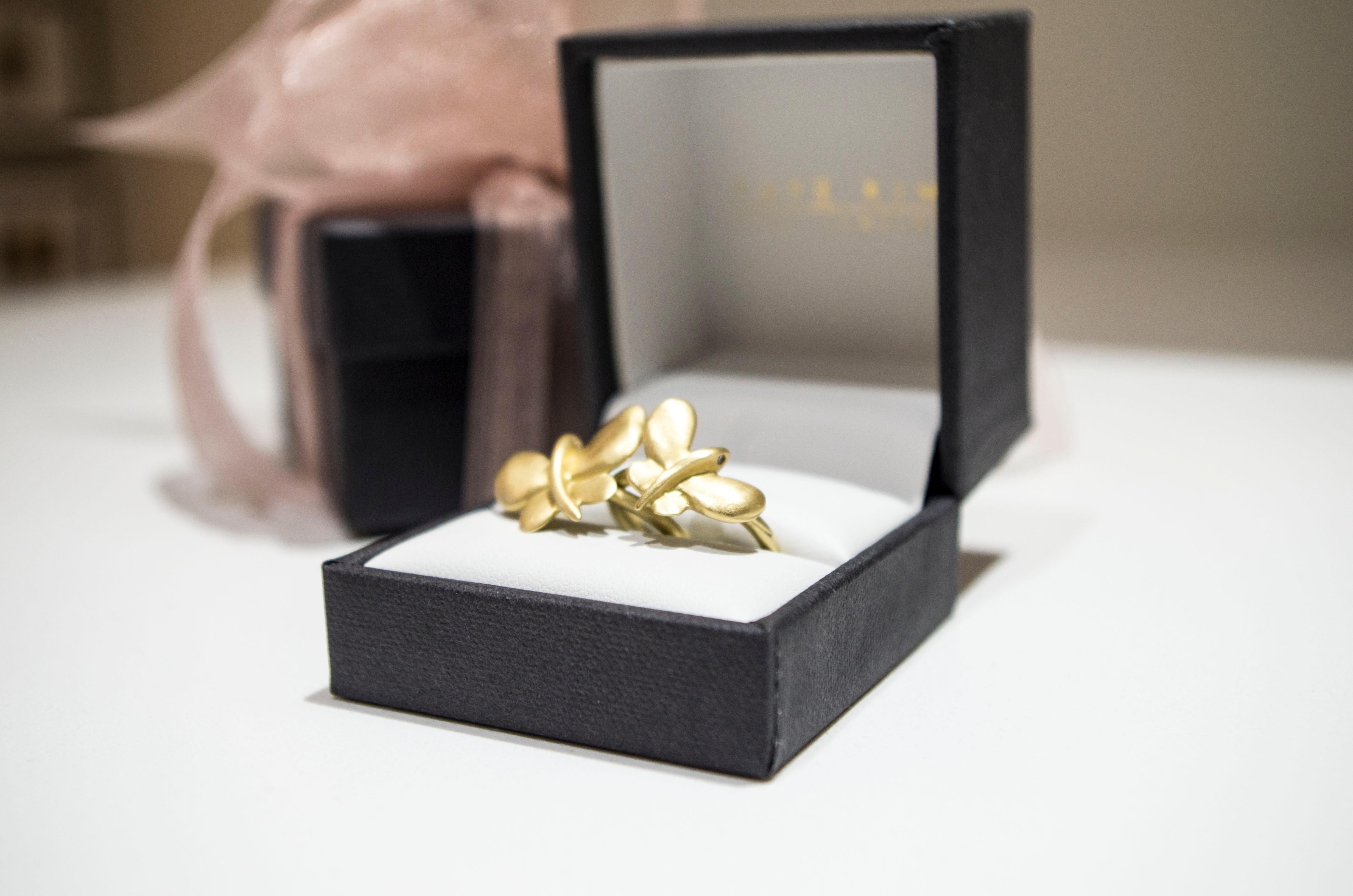 Faye Kim 18 Karat Gold Small Butterfly Ring with Diamond Eyes In New Condition For Sale In Westport, CT