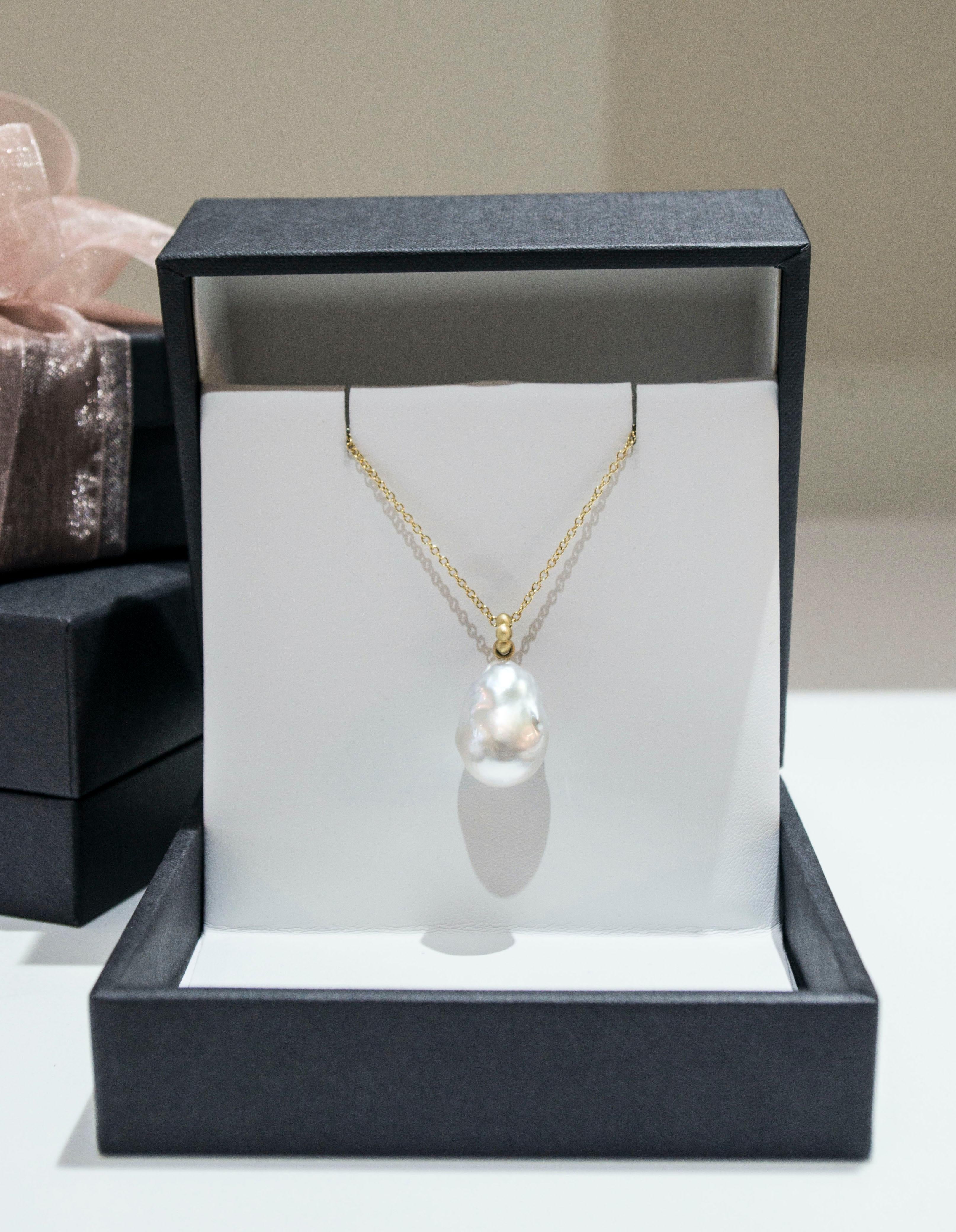 Faye Kim 18k Gold South Sea Baroque Pearl Pendant on Chain 2
