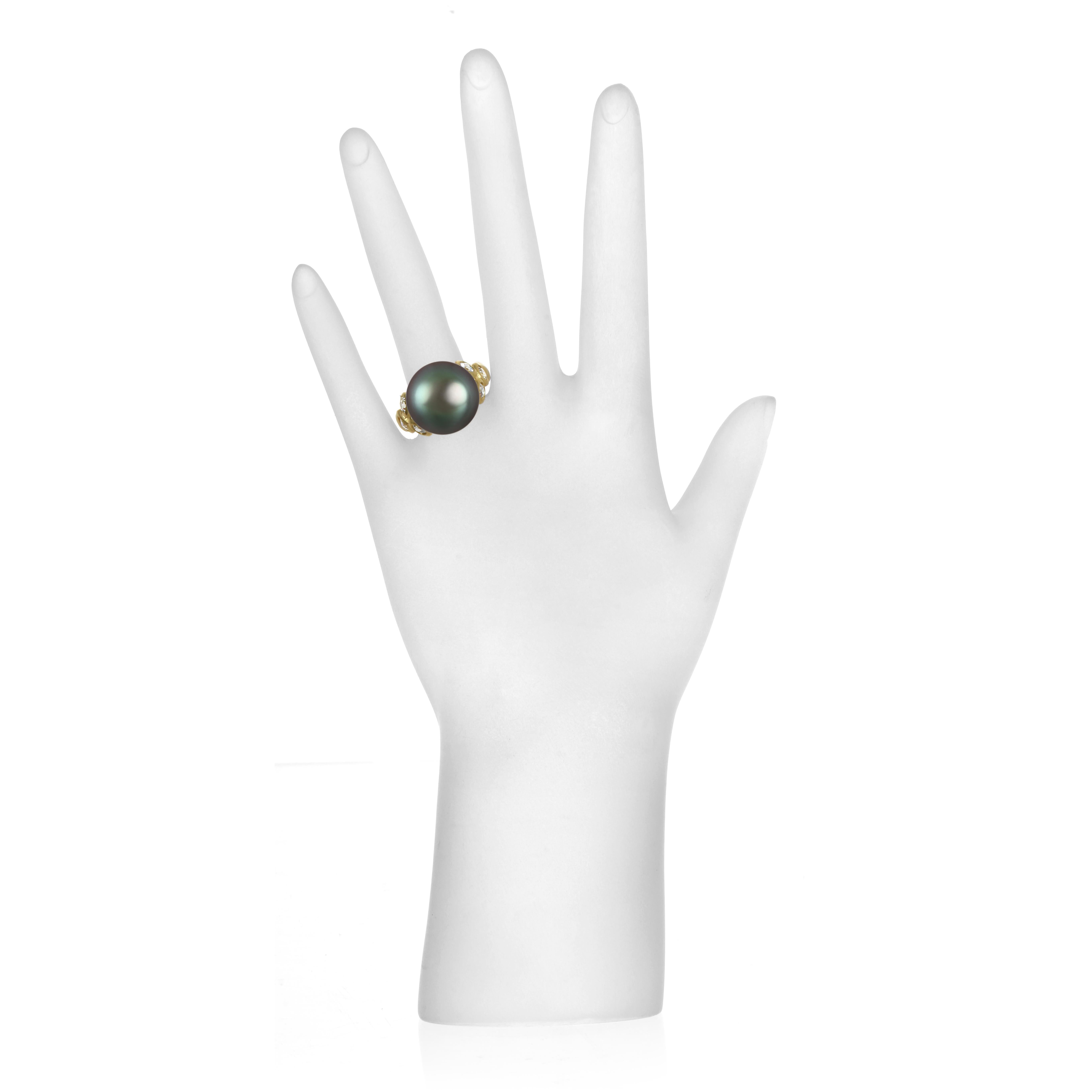 Women's Faye Kim 18 Karat Gold South Sea Tahitian Pearl and Diamond Cocktail Ring For Sale