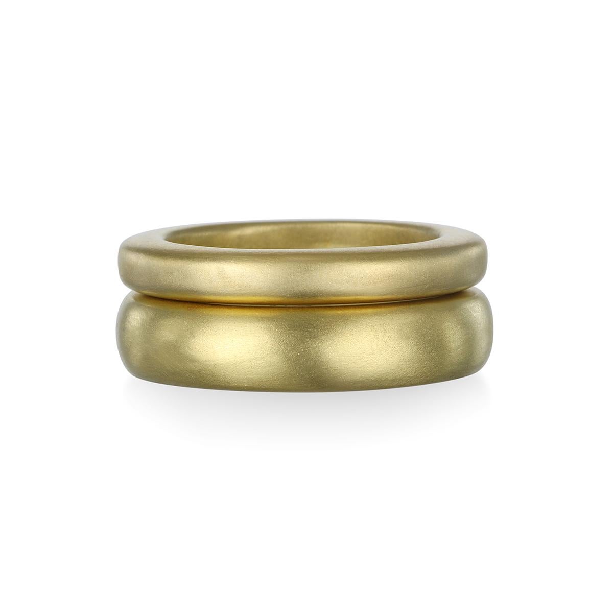 Contemporary Faye Kim 18 Karat Gold Square Band Ring For Sale