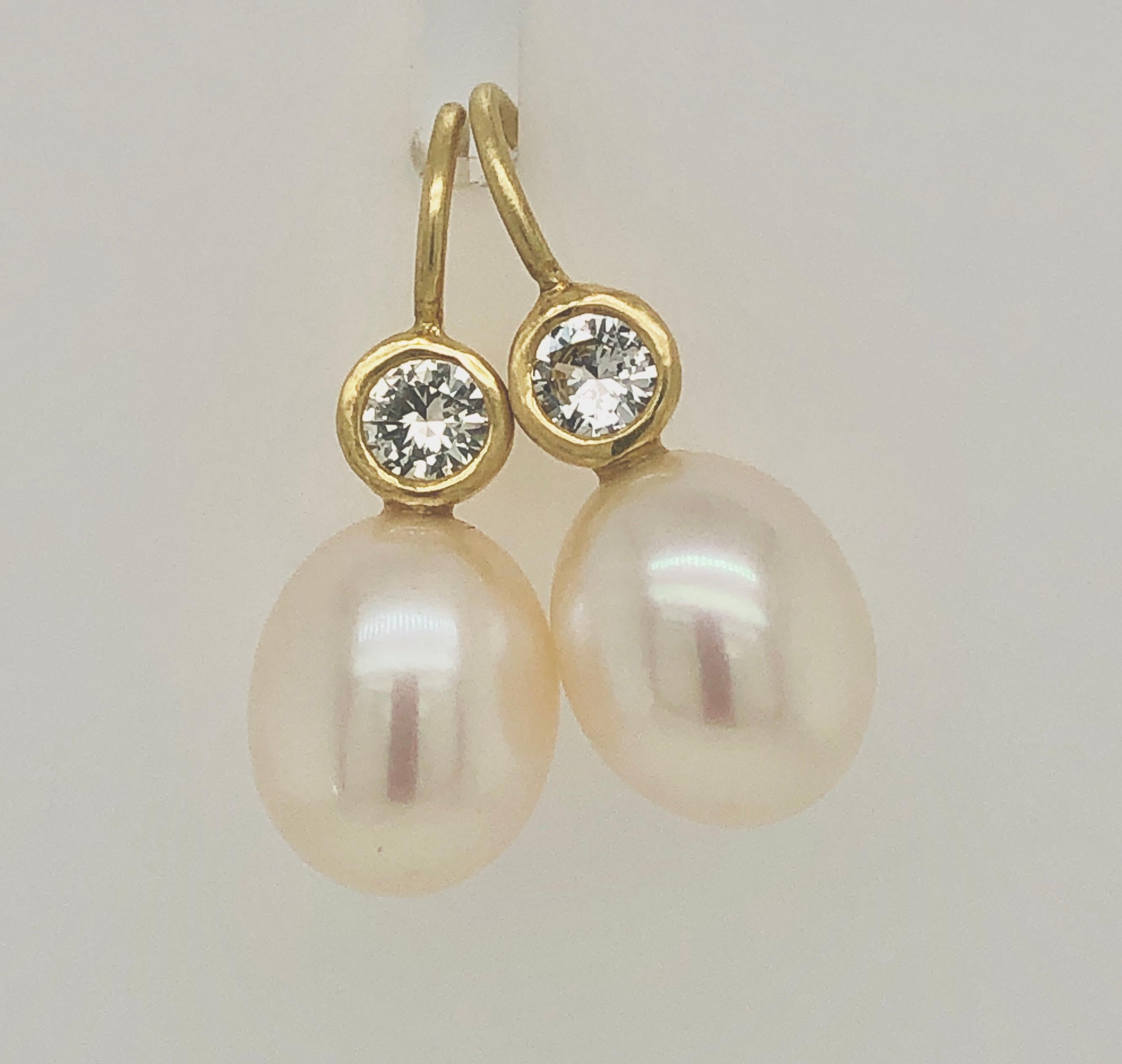 Faye Kim 18 Karat Gold White Sapphire Pearl Drop Earrings In New Condition In Westport, CT