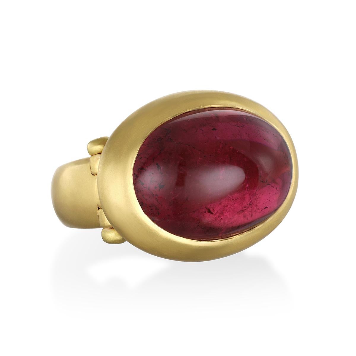 Contemporary Faye Kim 22 Karat Gold Pink Tourmaline Hinged Cabochon Ring For Sale