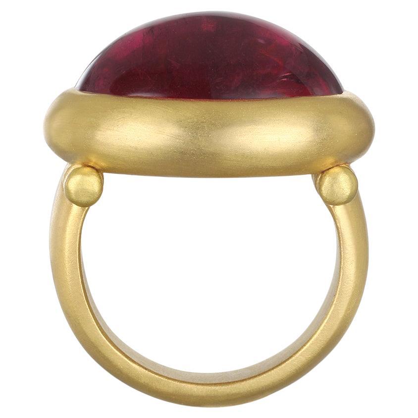 Faye Kim, bague cabochon articulée en or 22 carats et tourmaline rose