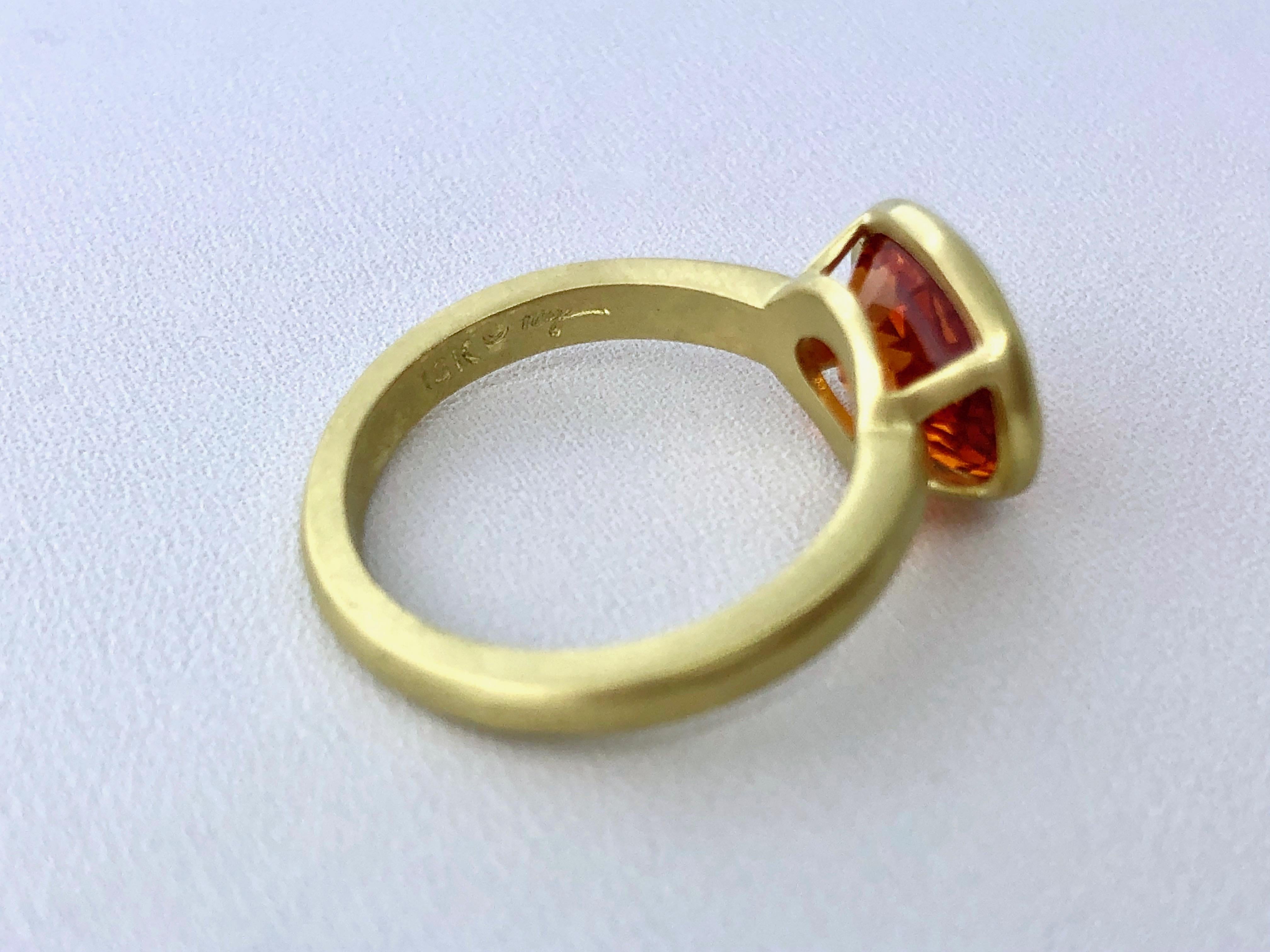 Faye Kim 4.81 Carat Oval Mandarin 'Spessartite' Garnet 18 Karat Gold Ring In New Condition In Westport, CT