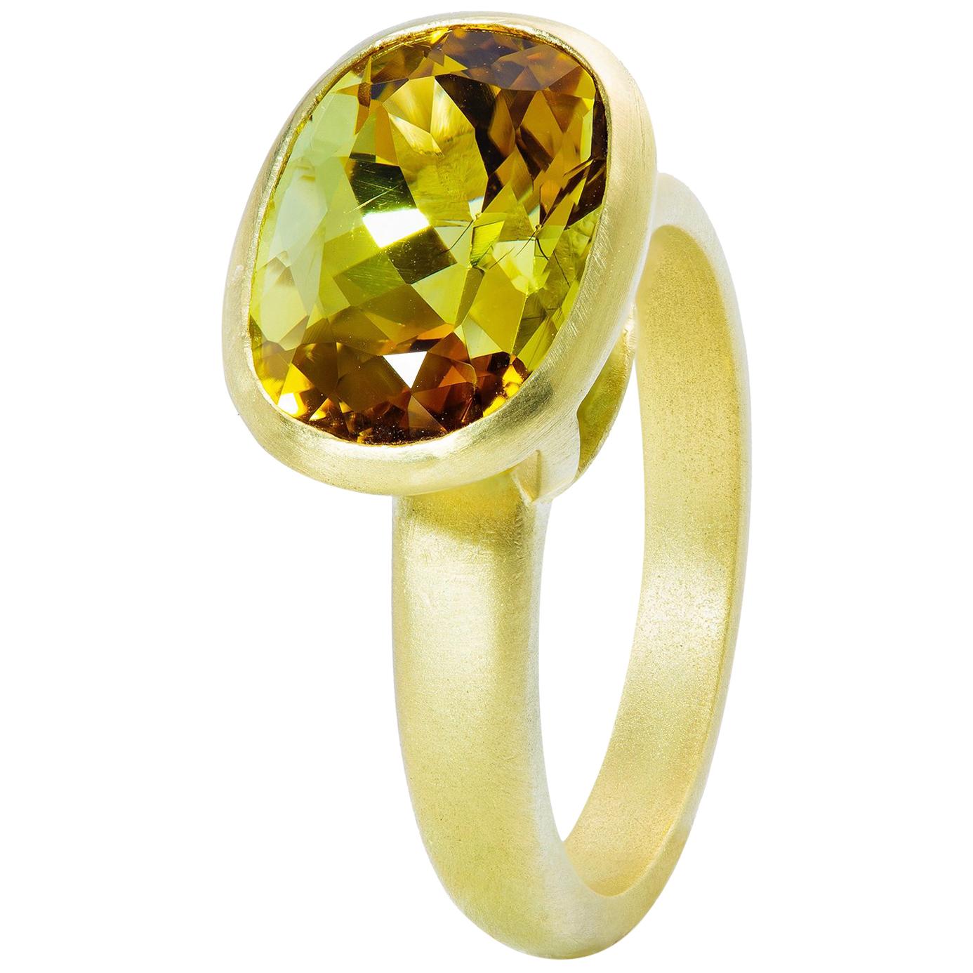 Faye Kim 18k Gold 5.54 Carat Yellow-Olive Cushion Cut Tourmaline Ring