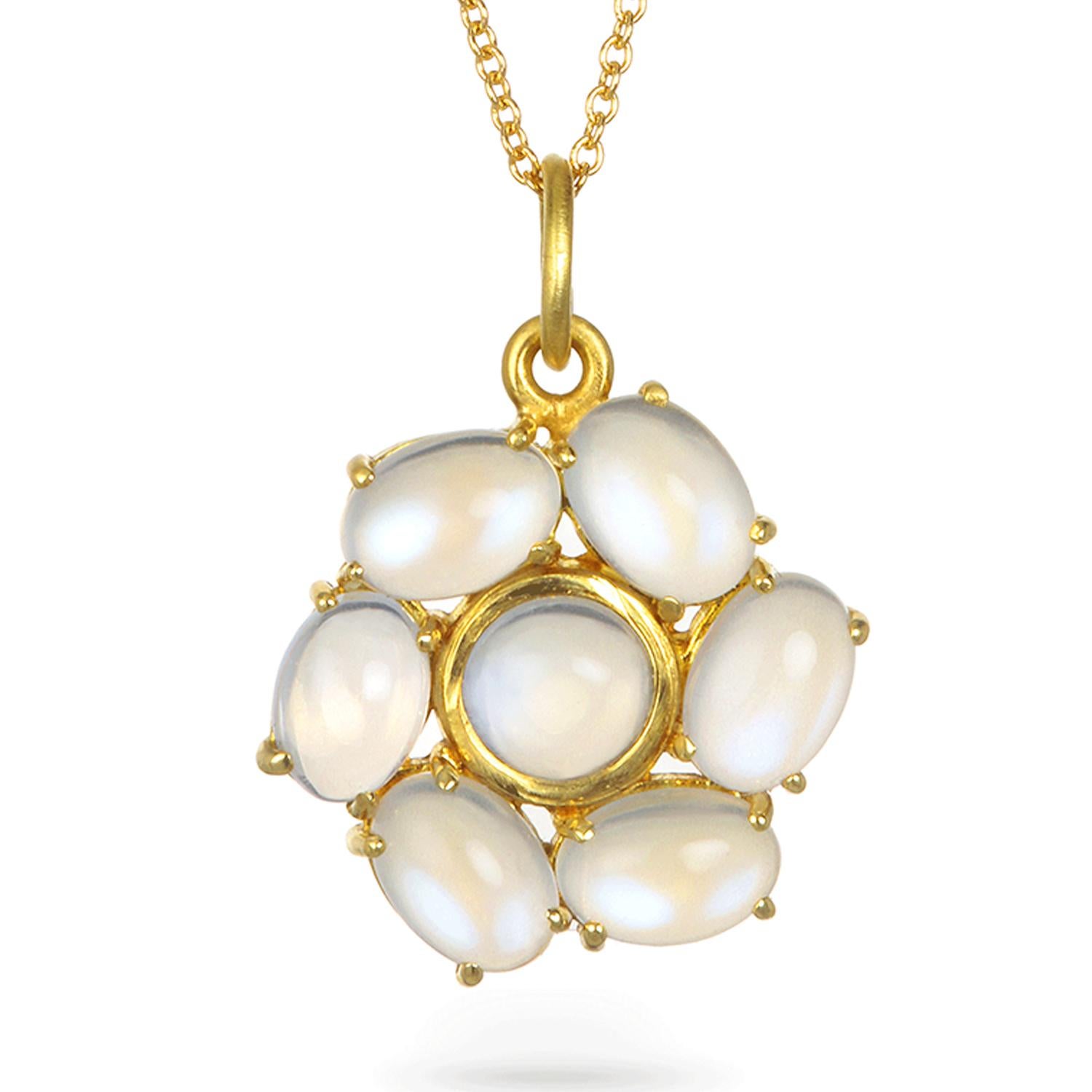 Cabochon Faye Kim 18k Gold Ceylon Moonstone Daisy Gold Pendant Necklace
