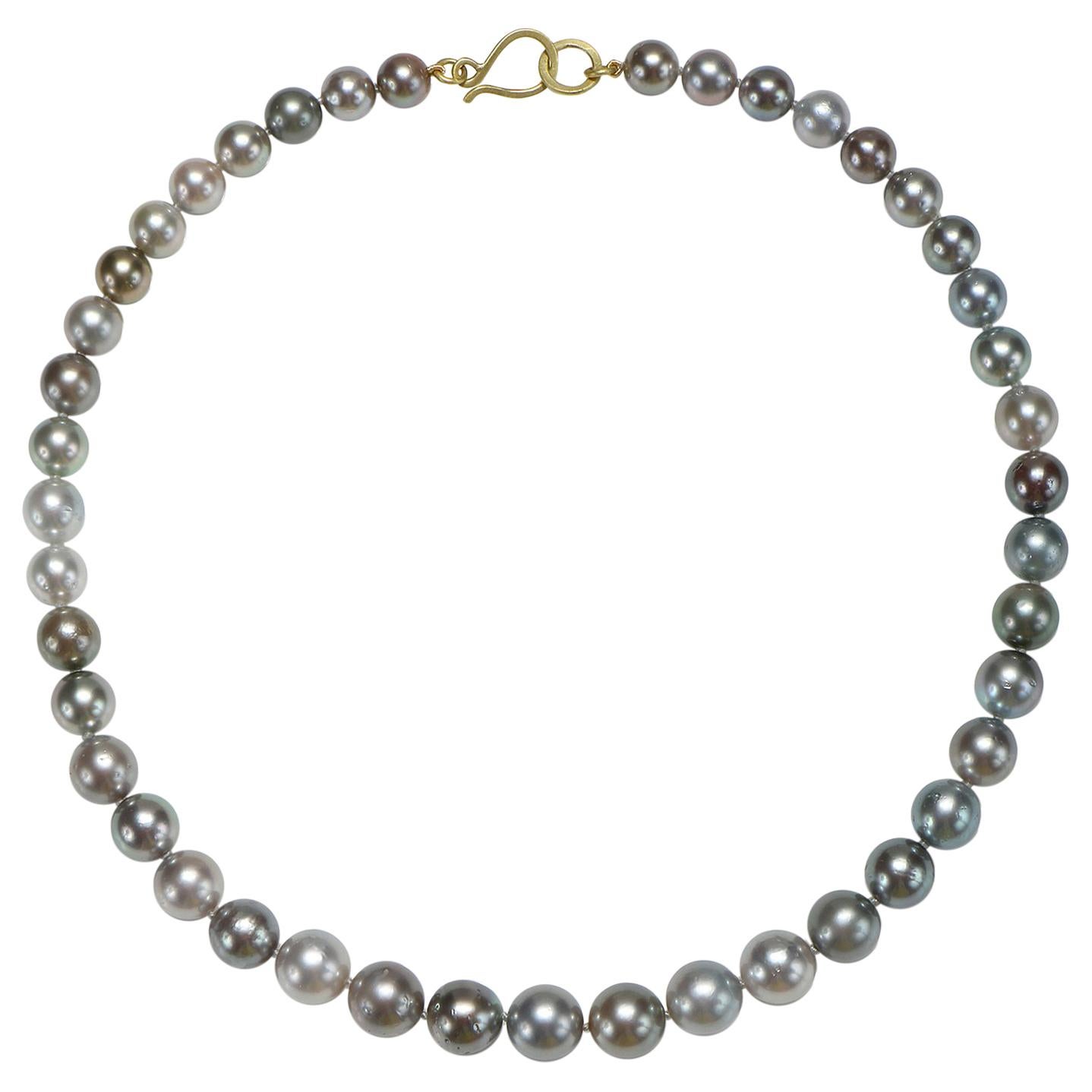 Faye Kim, collana di perle di coltura tahitiane in oro 18 carati grigio chiaro e nero in vendita