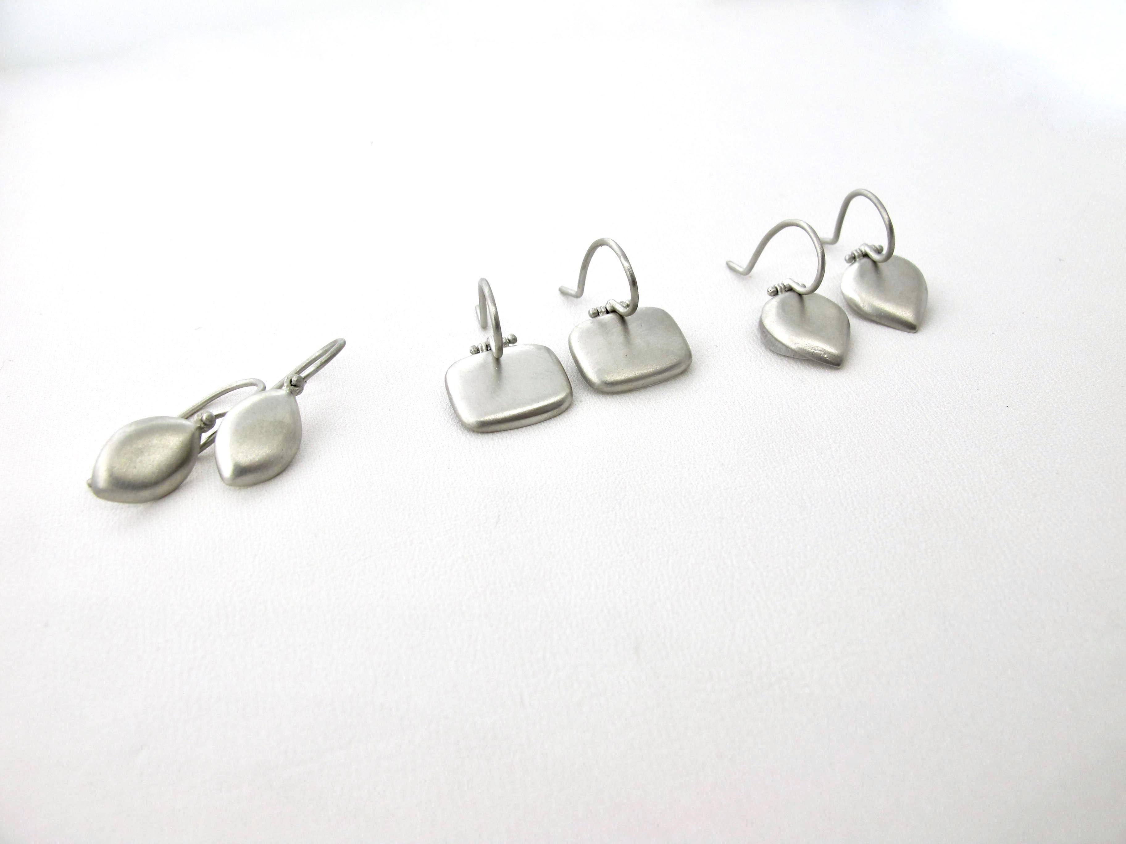 Pear Cut Faye Kim Matte Platinum Pear-Shaped Chiclet Earrings For Sale