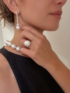 Boucles d'oreilles pendantes en perles des mers du Sud avec diamants en platine, 2.78 tcw