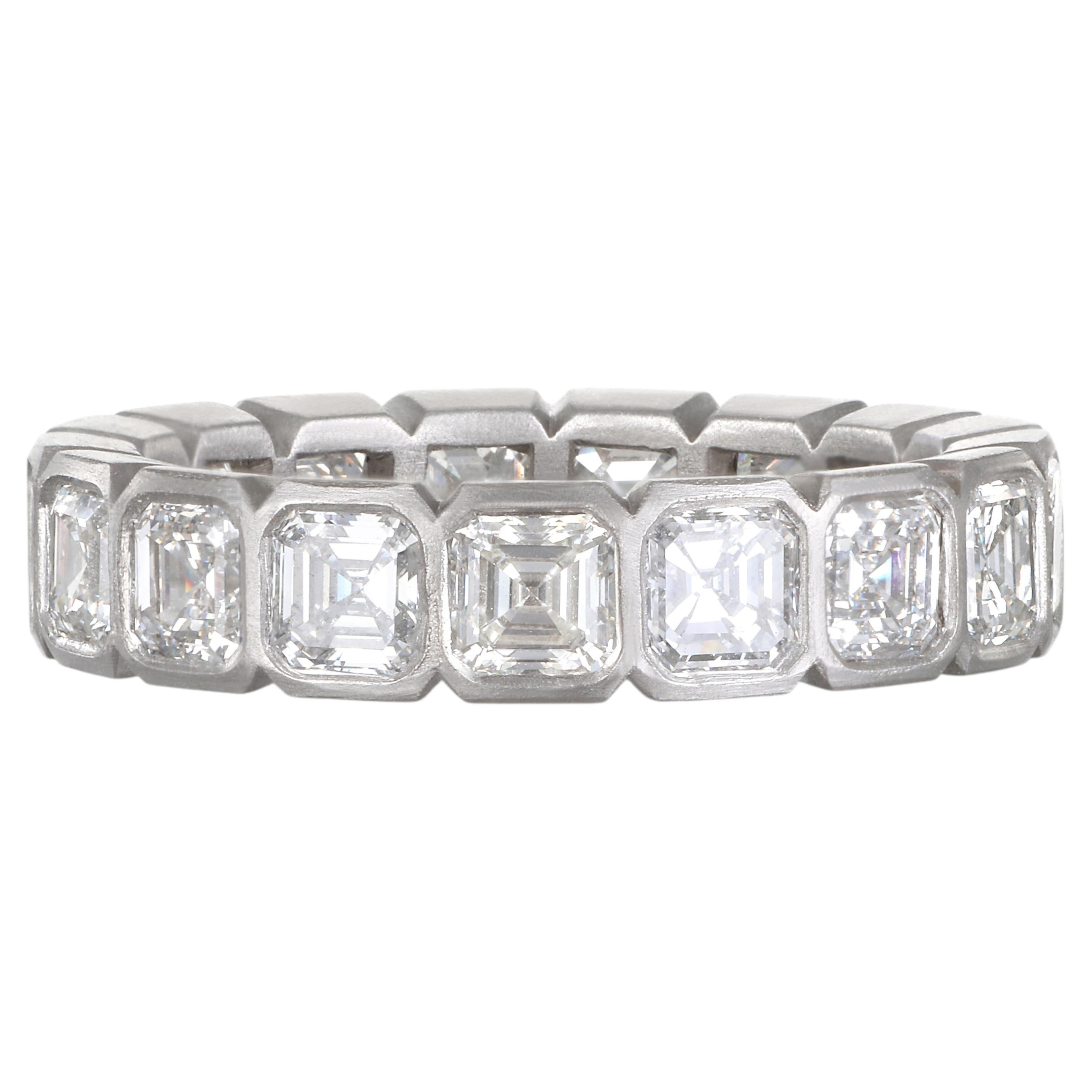 Sortija eterna de diamantes Asscher en platino Faye Kim, 4,39 ct en venta