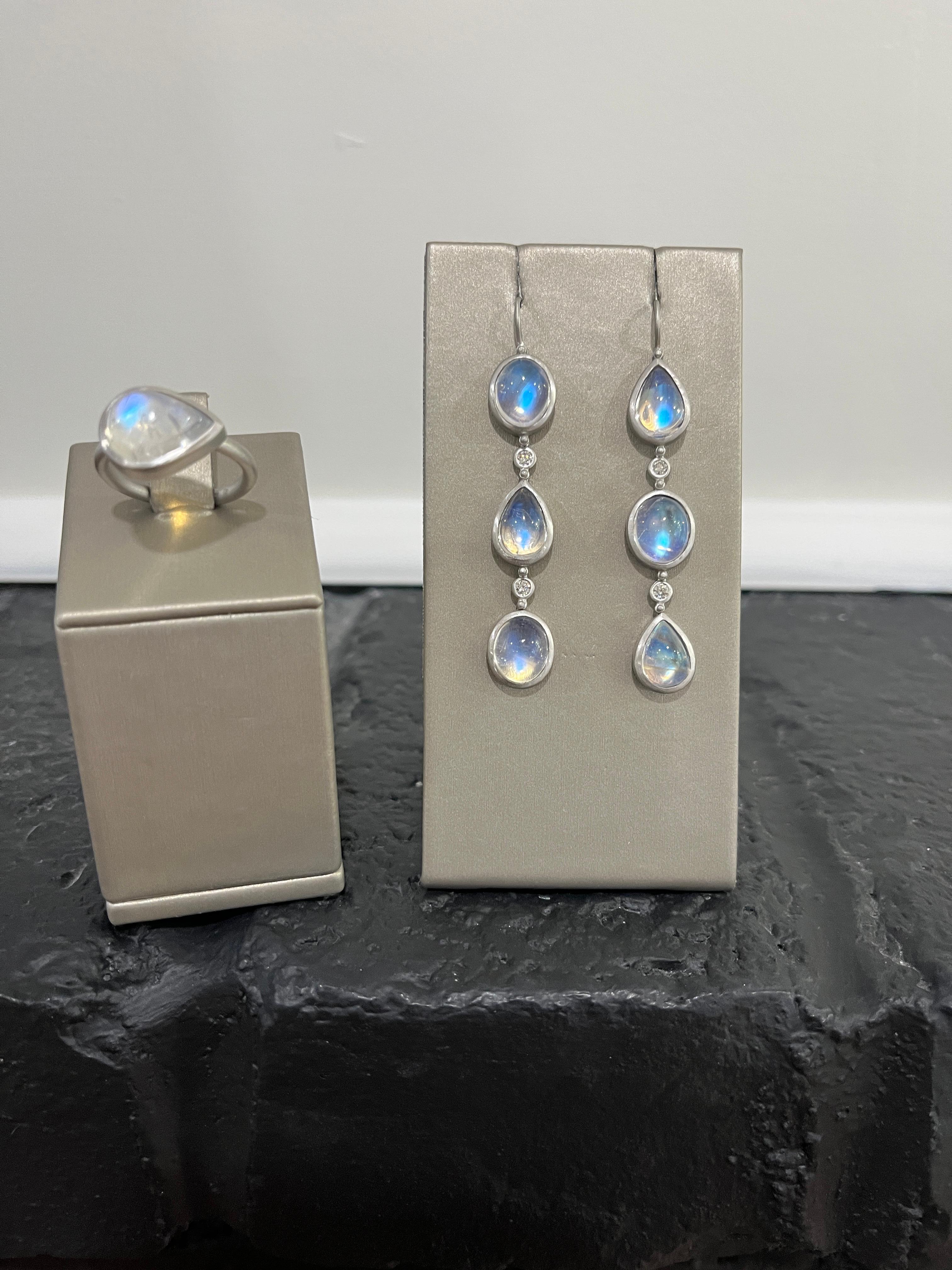 Faye Kim Platinum Diamond Ceylon Moonstone Line Earrings In New Condition For Sale In Westport, CT