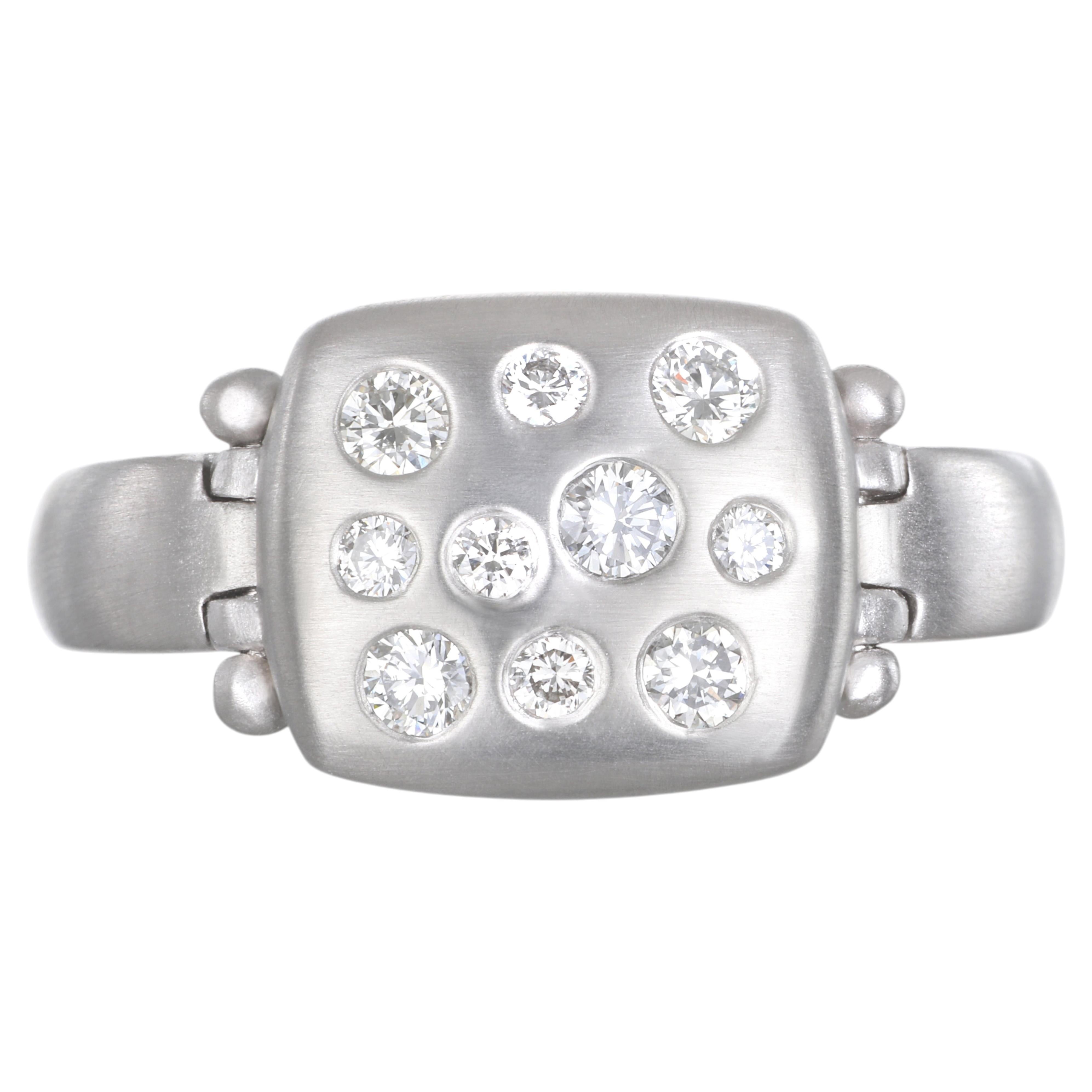 Faye Kim Platin-Diamant-Ring mit Scharnier und Chiclet-Steinen, 0,31 Karat Gesamtgewicht, hergestellt in den USA im Angebot
