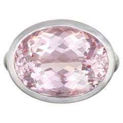 Faye Kim Platin Facettierter Ovaler Morganit Ring
