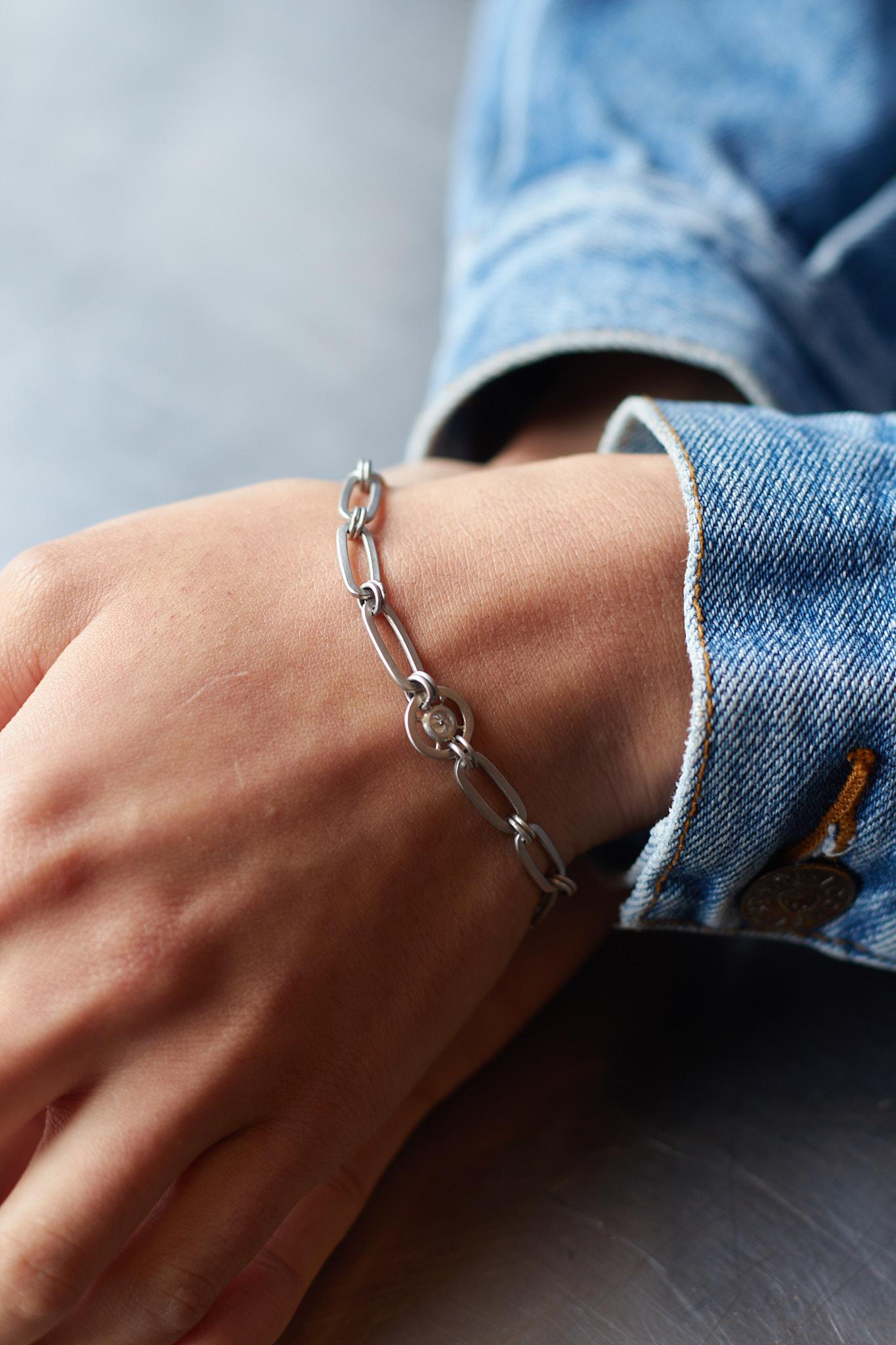 Contemporary Faye Kim Platinum Paperclip Chain Bracelet with Diamond Wheel For Sale
