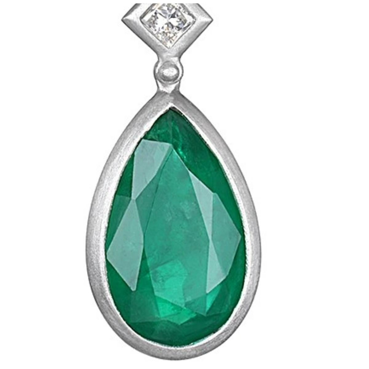 Contemporary Faye Kim Platinum Pear Shape Emerald Diamond Earrings For Sale