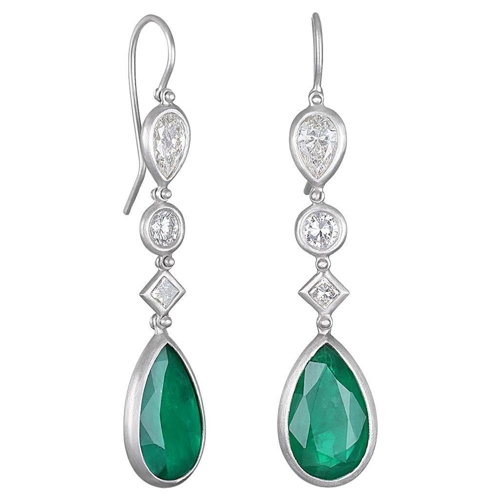 Faye Kim Platinum Pear Shape Emerald Diamond Earrings For Sale