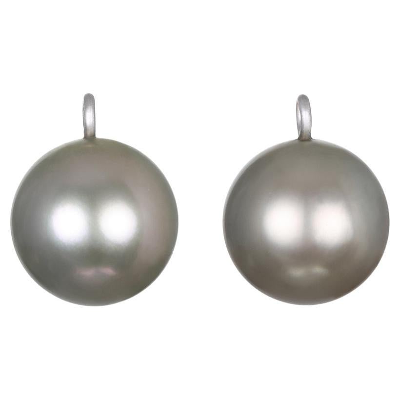 Faye Kim Gocce di perle di Tahiti in platino in vendita