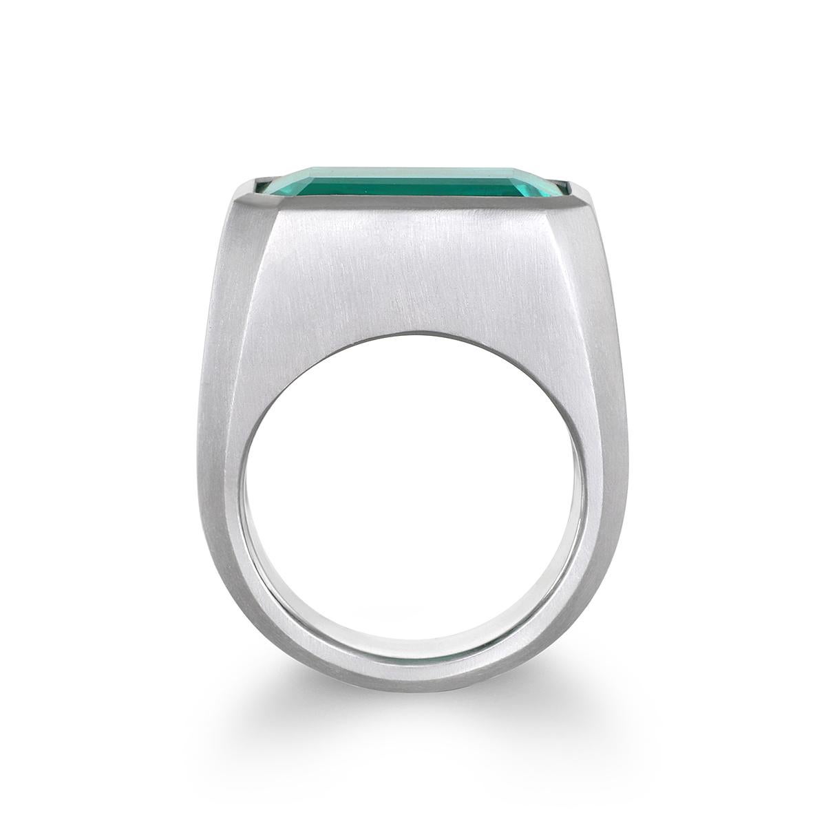 Contemporary Faye Kim Platinum Zambian Emerald Bezel Ring For Sale